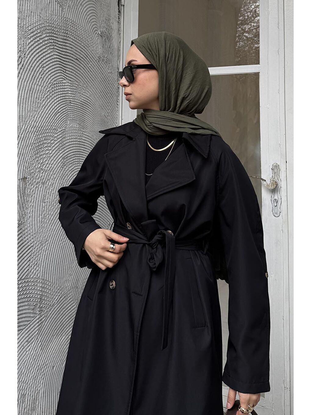 Kolu Katlamalı Trenç Siyah-2