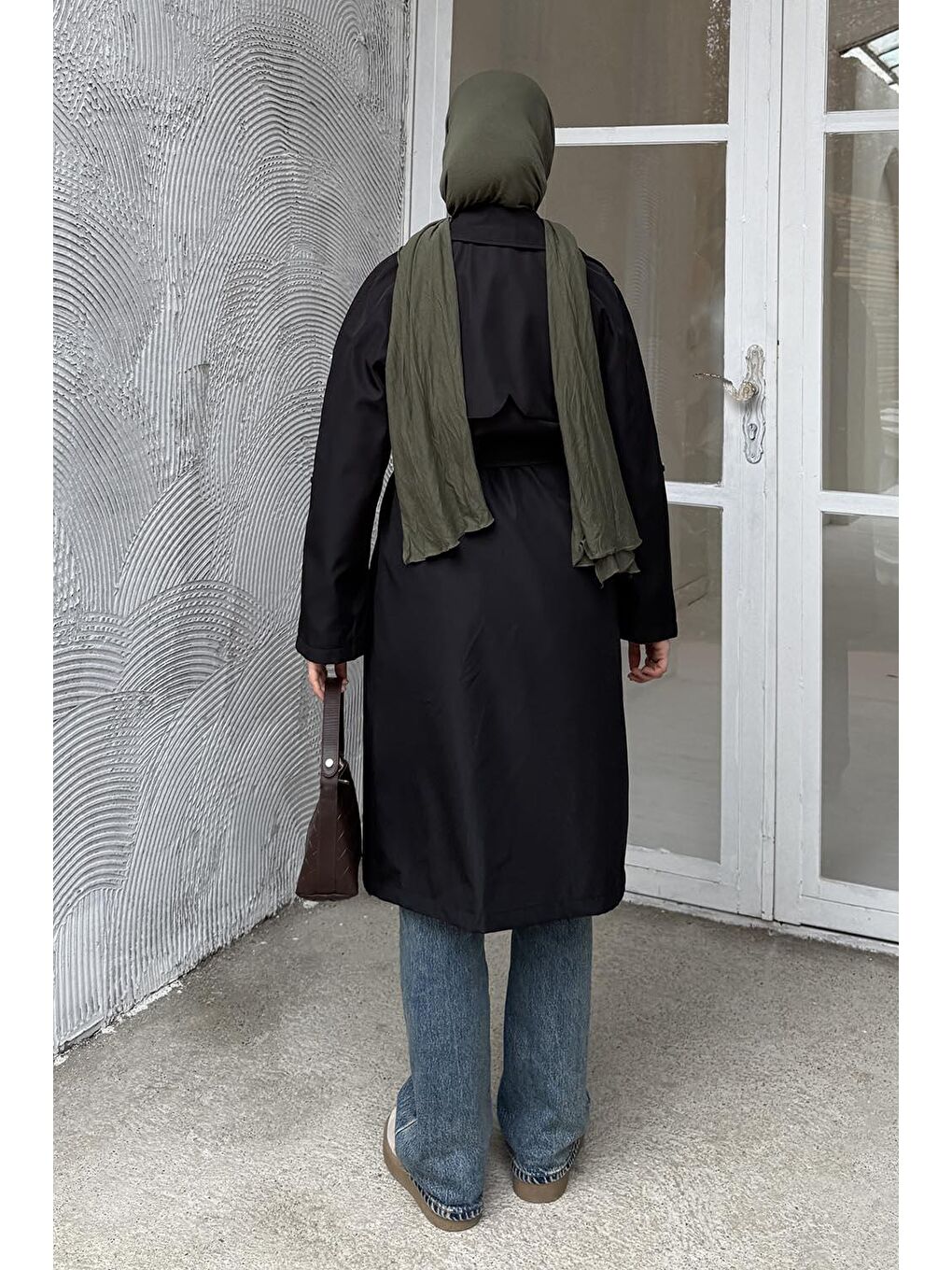 Kolu Katlamalı Trenç Siyah-3