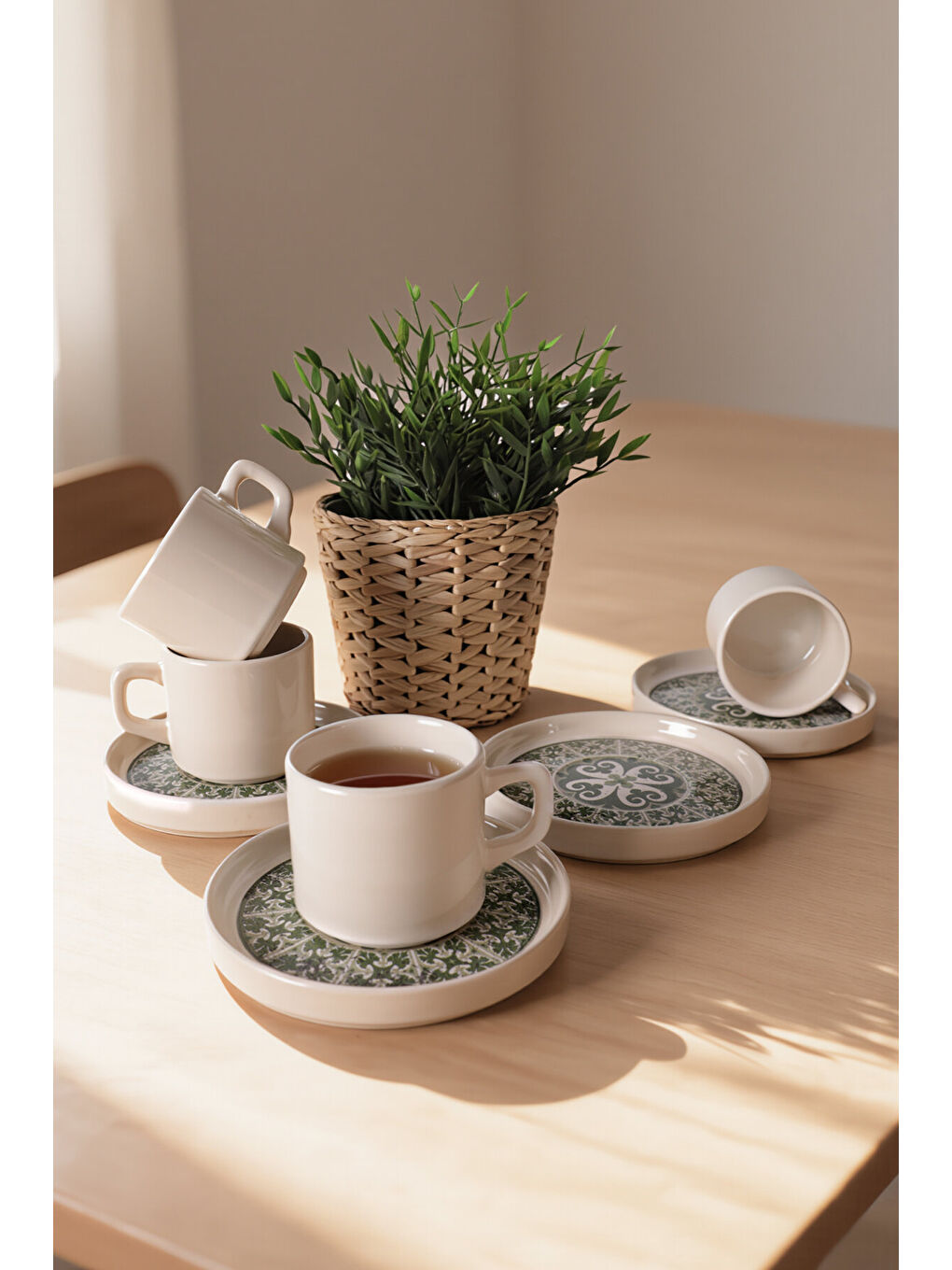 Karışık Timeless Green Stackable Çay Takımı 8 Parça 4 Kişilik