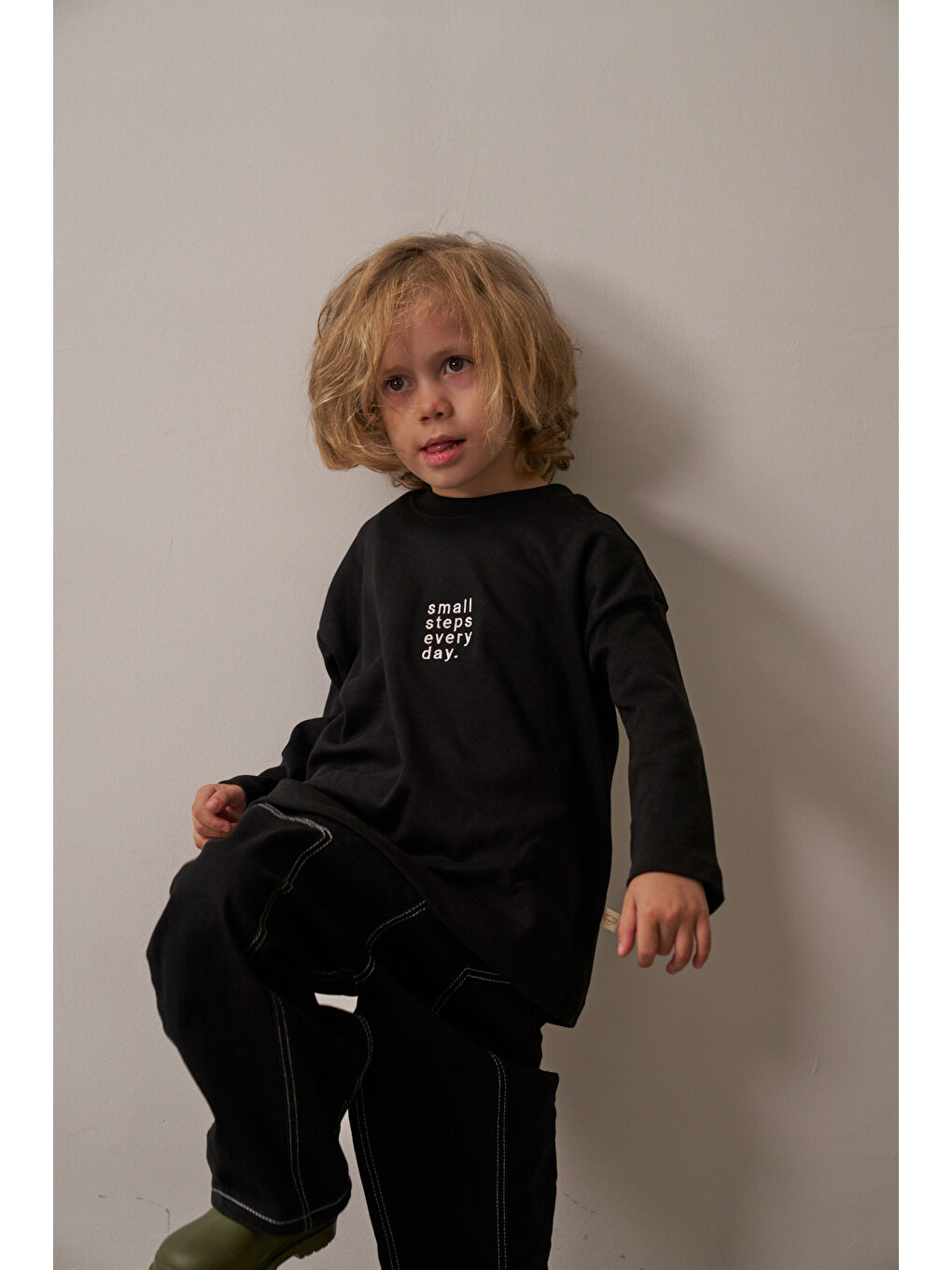 Siyah Nakışlı Oversize Uzun Kollu T-shirt-3