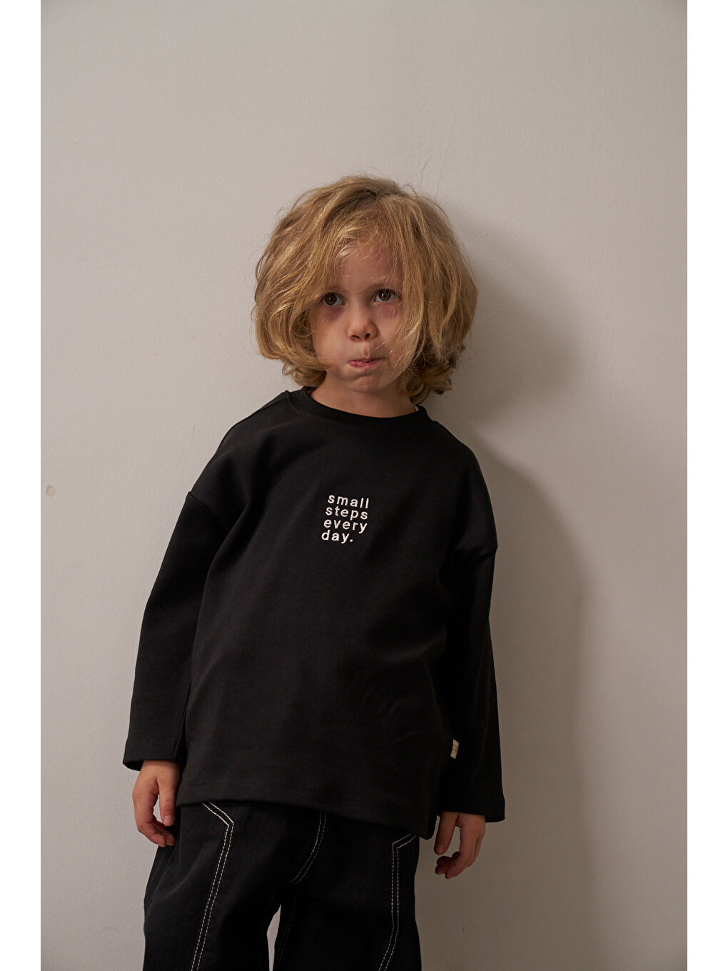 Siyah Nakışlı Oversize Uzun Kollu T-shirt-4