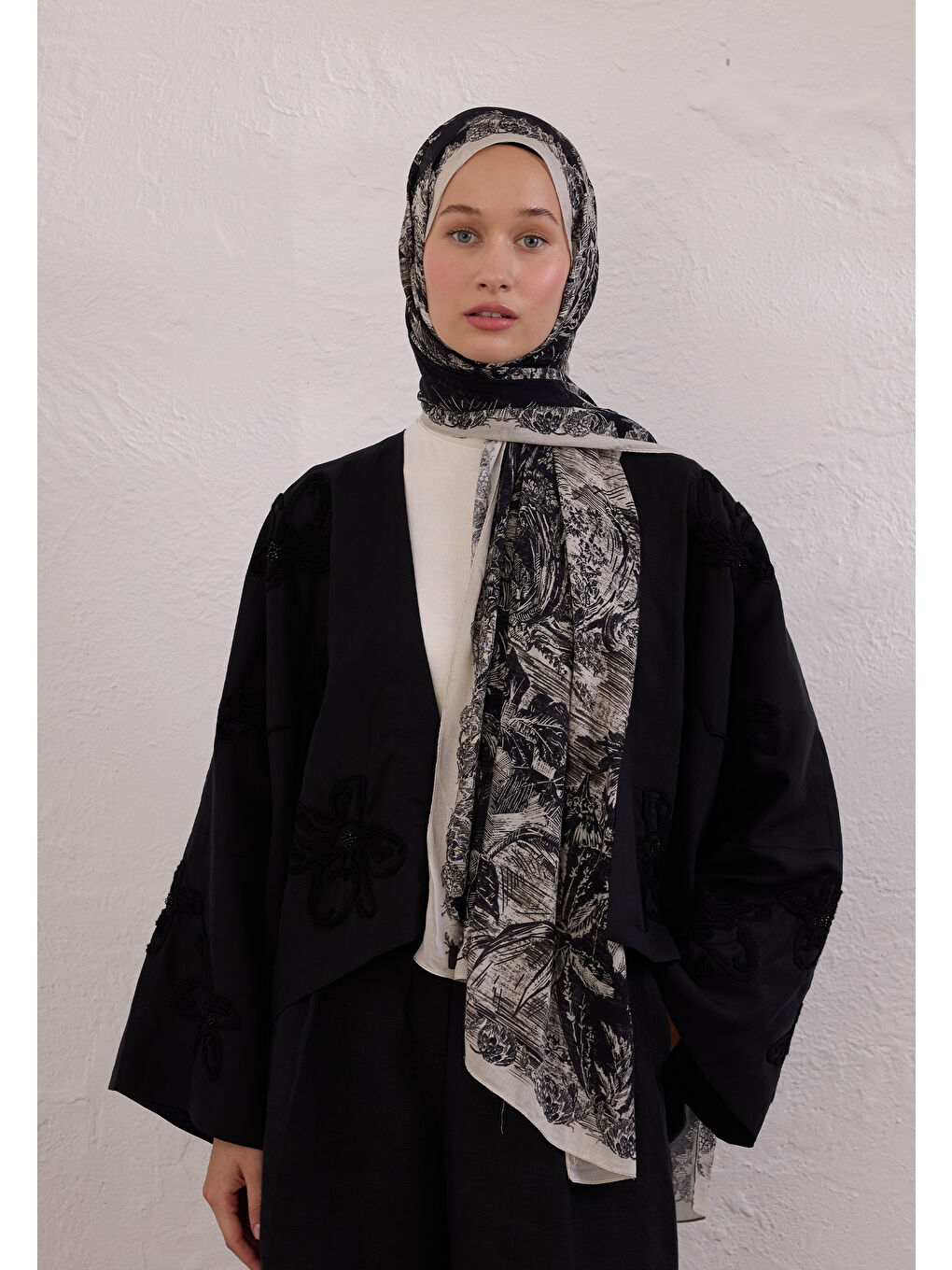 Secret Elegance Desen Rami Şal Siyah-1