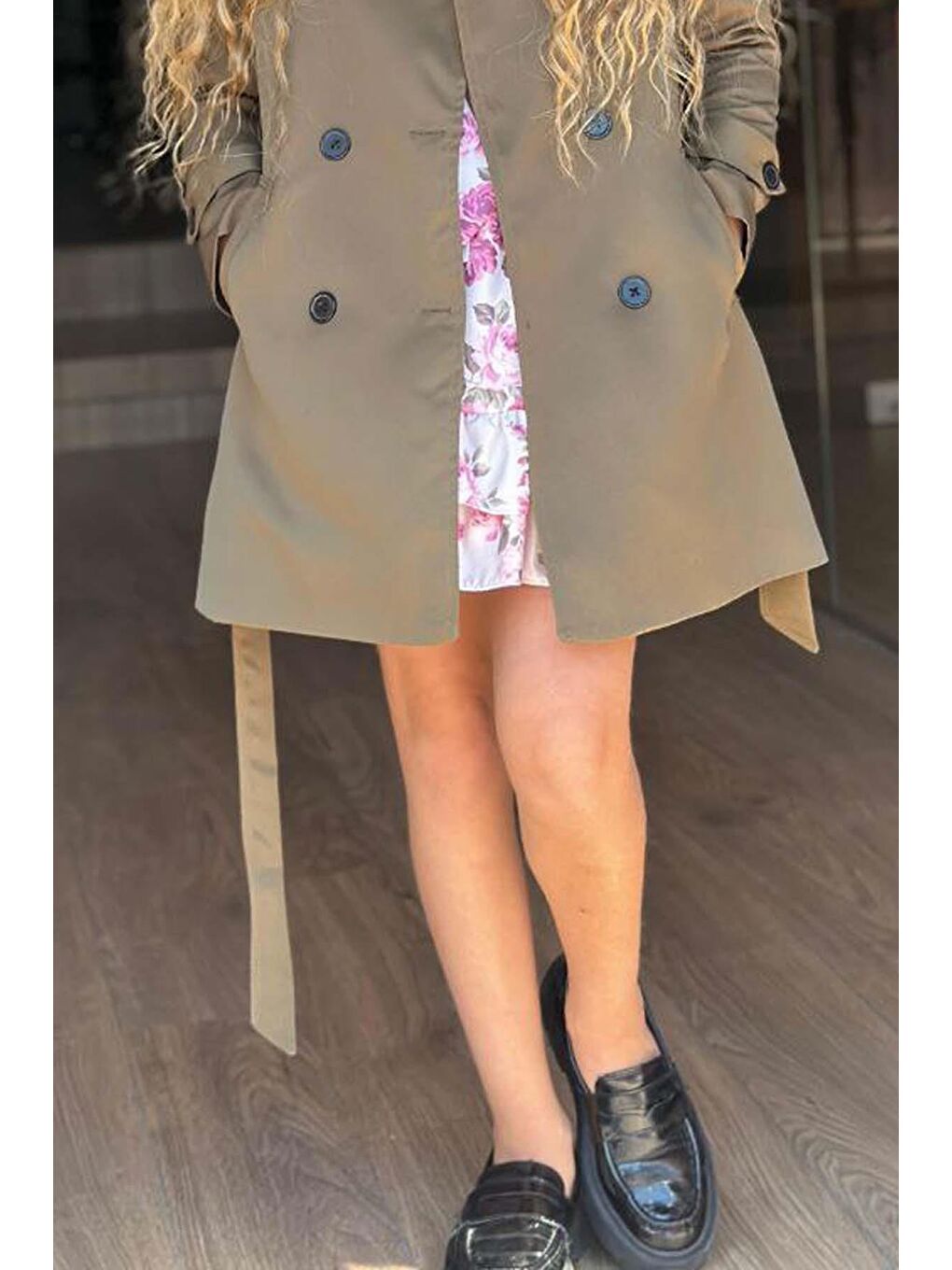 Kız Çocuk Üzeri Dantel İşlemeli Elbise Çift Cep Detaylı Kemerli Yeşil Trençkot-4