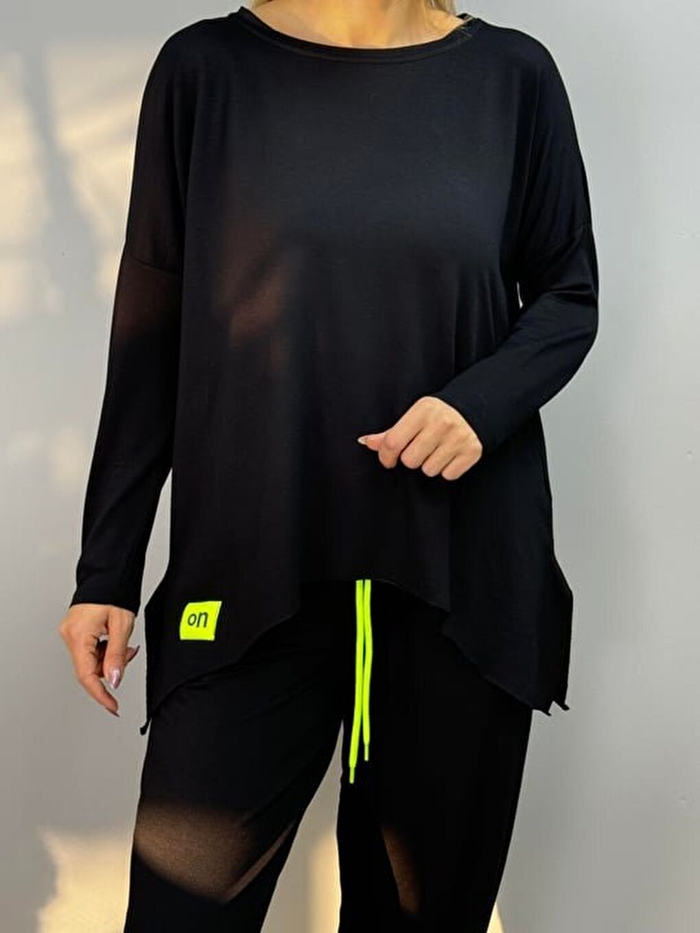 Siyah Kadın Iki Iplik Viskon Pamuk Kumaş Arma Detaylı Ikili Takım-2