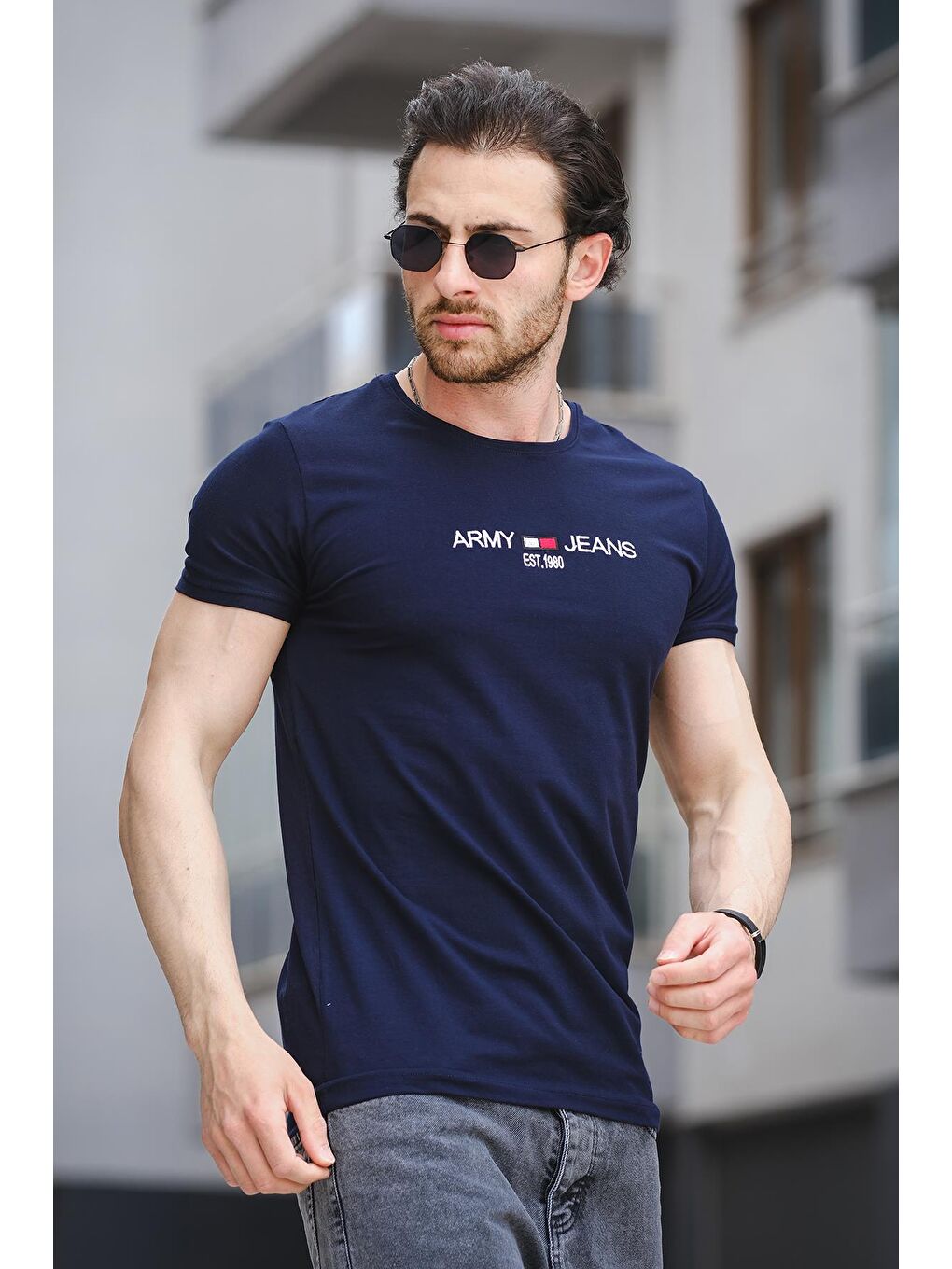 Lacivert Bisiklet Yaka Kısa Kollu Baskılı Erkek Tişört