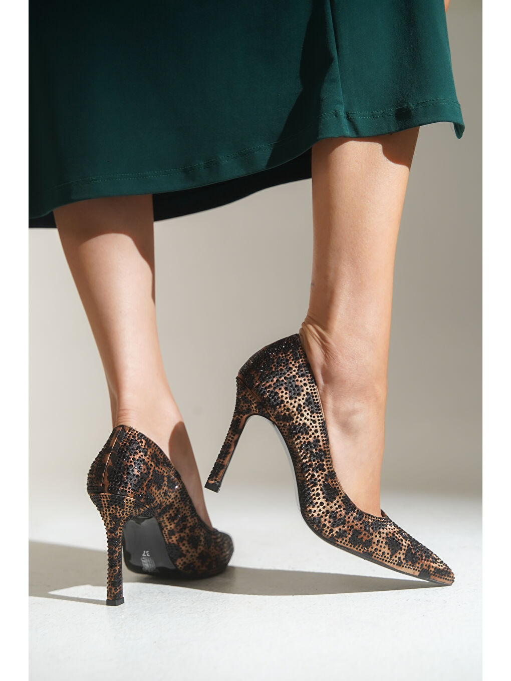 Kahverengi Neely Taşlı Orta Topuklu Saten Abiye Stiletto-7