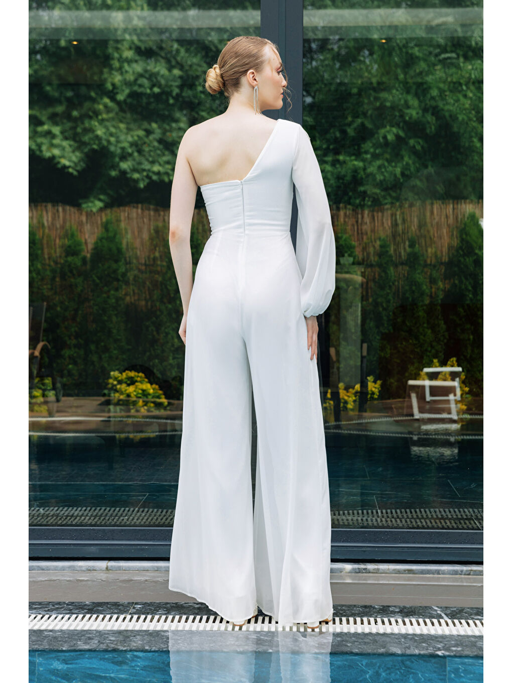 Kadın Beyaz Tek Kol Kuşaklı Abiye Tulum-4