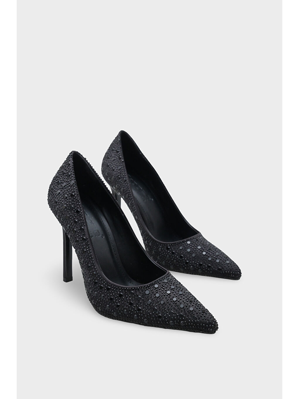 Siyah Lillian Taşlı Yüksek Topuklu Saten Stiletto-1