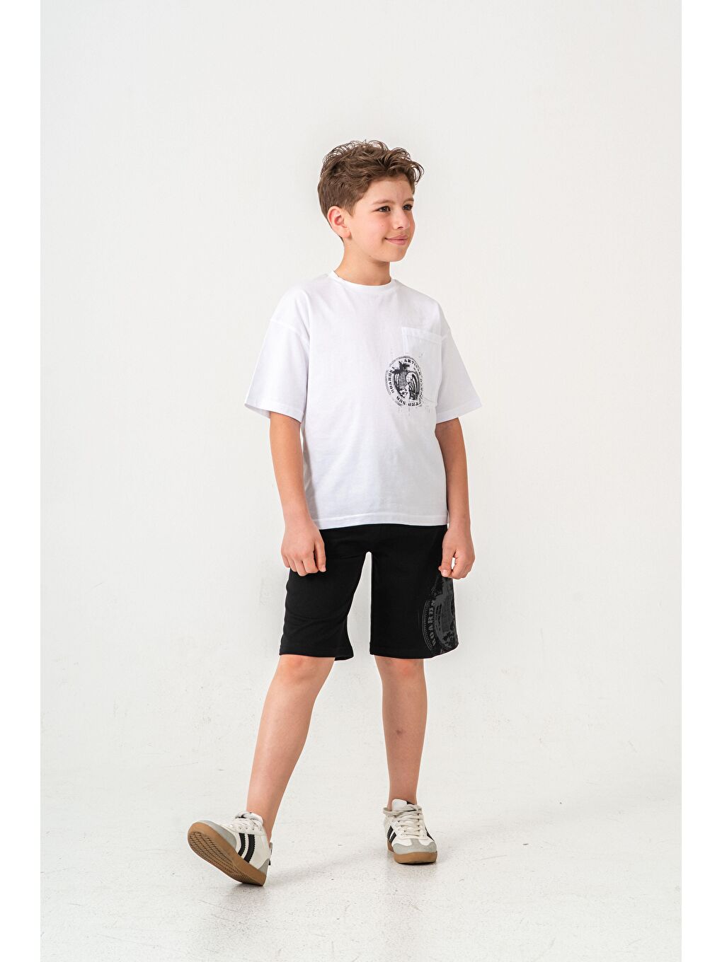 Beyaz Ust Cepli Ust Cep Baskılı Arka Baskılı Erkek Çocuk Şort - Tişört Takımı-1