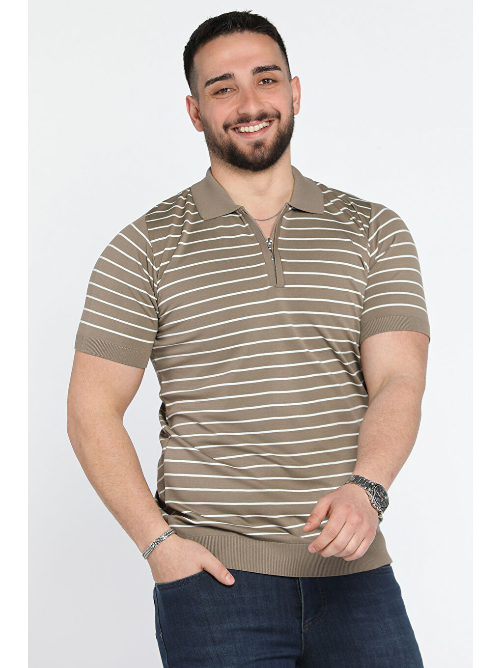 Bej Erkek Polo Yaka Çizgi Desenli Yarım Fermuarlı Triko Tişört