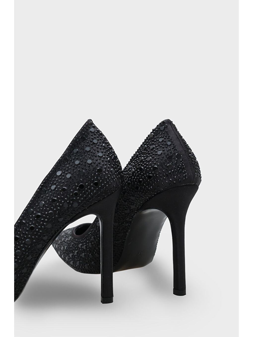 Siyah Lillian Taşlı Yüksek Topuklu Saten Stiletto-3