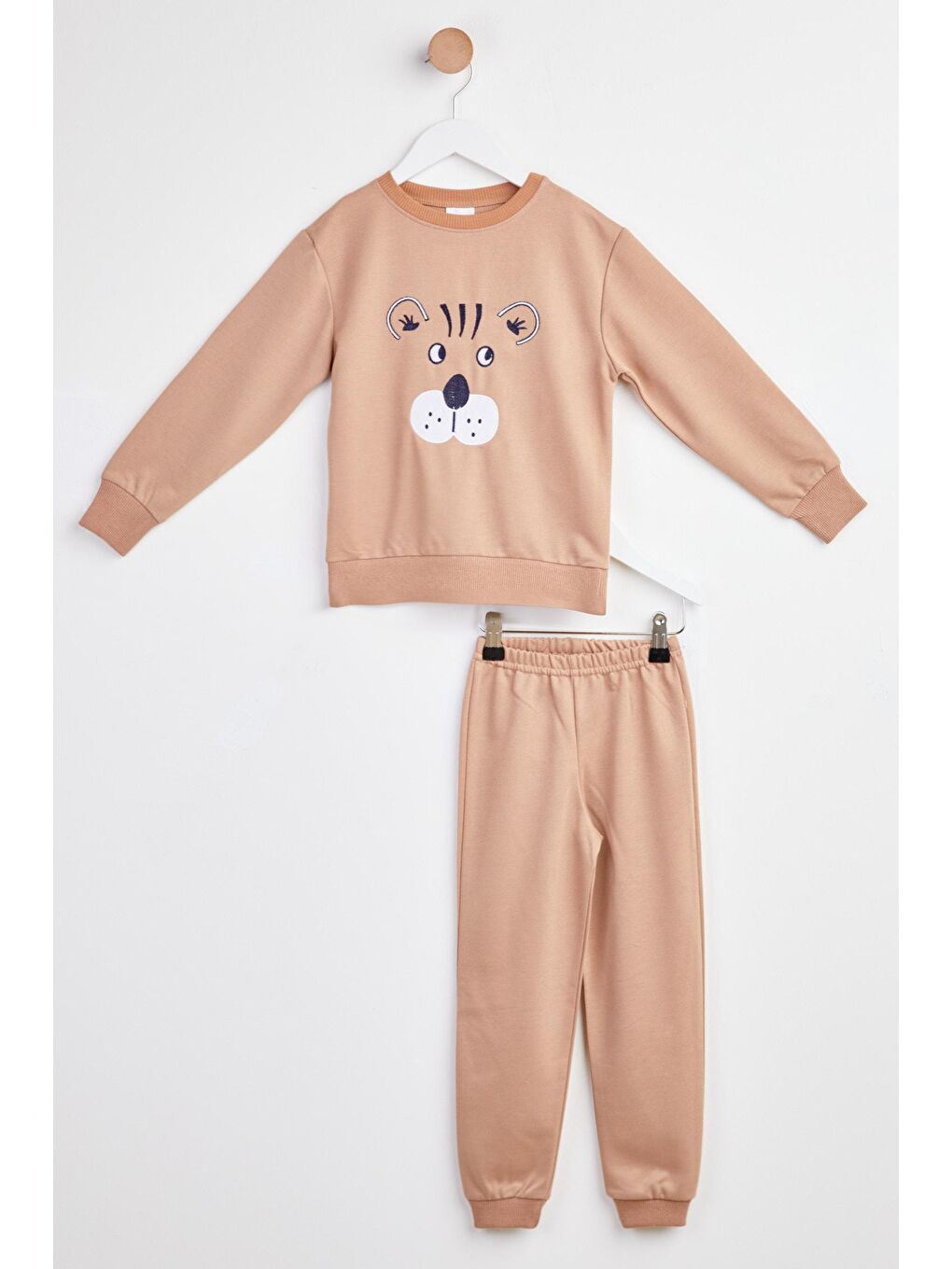 Kahverengi Erkek Çocuk Taba Nakışlı Takım - 18000