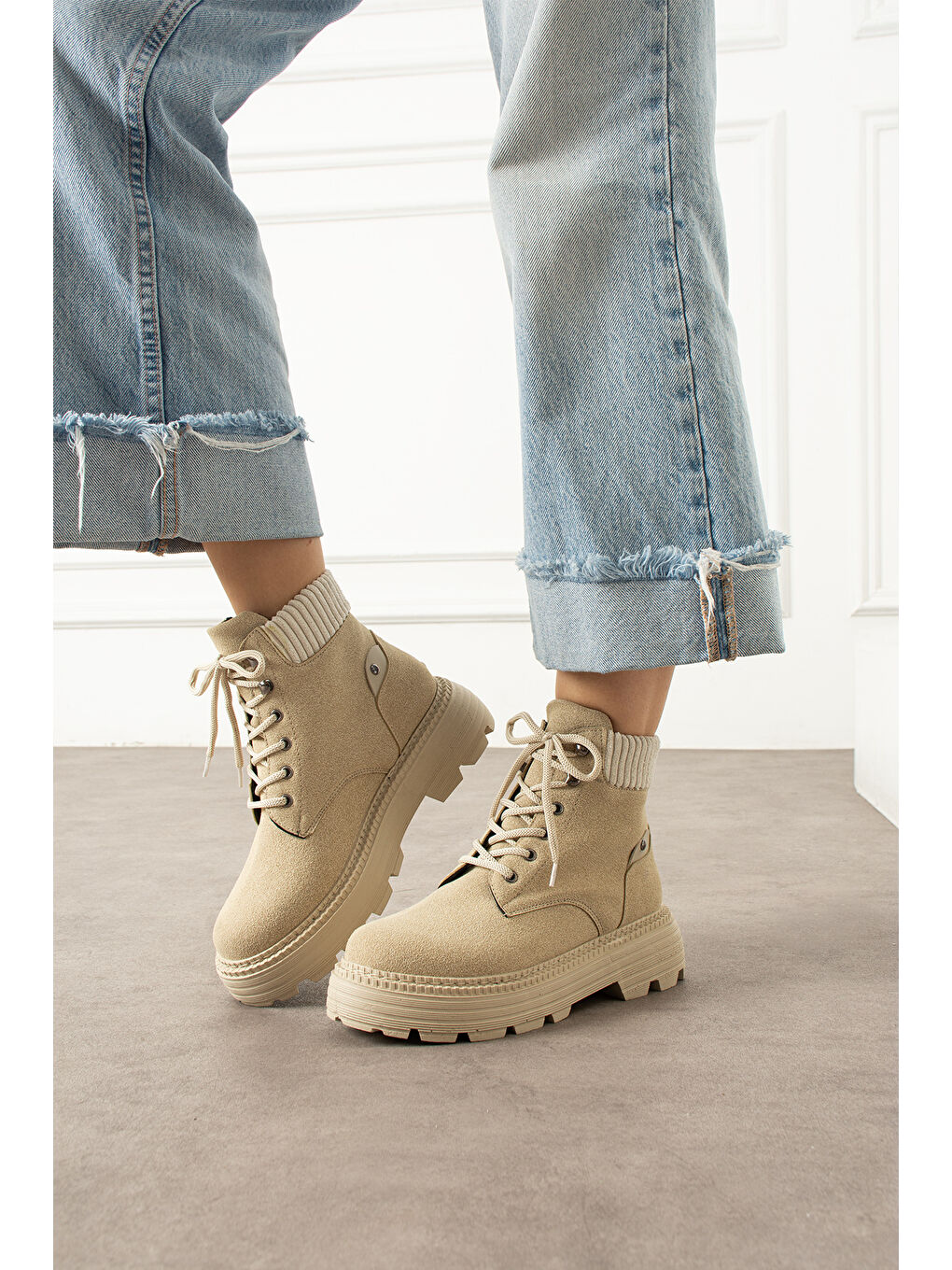 Kadın Bağcıklı Bej Bot-1