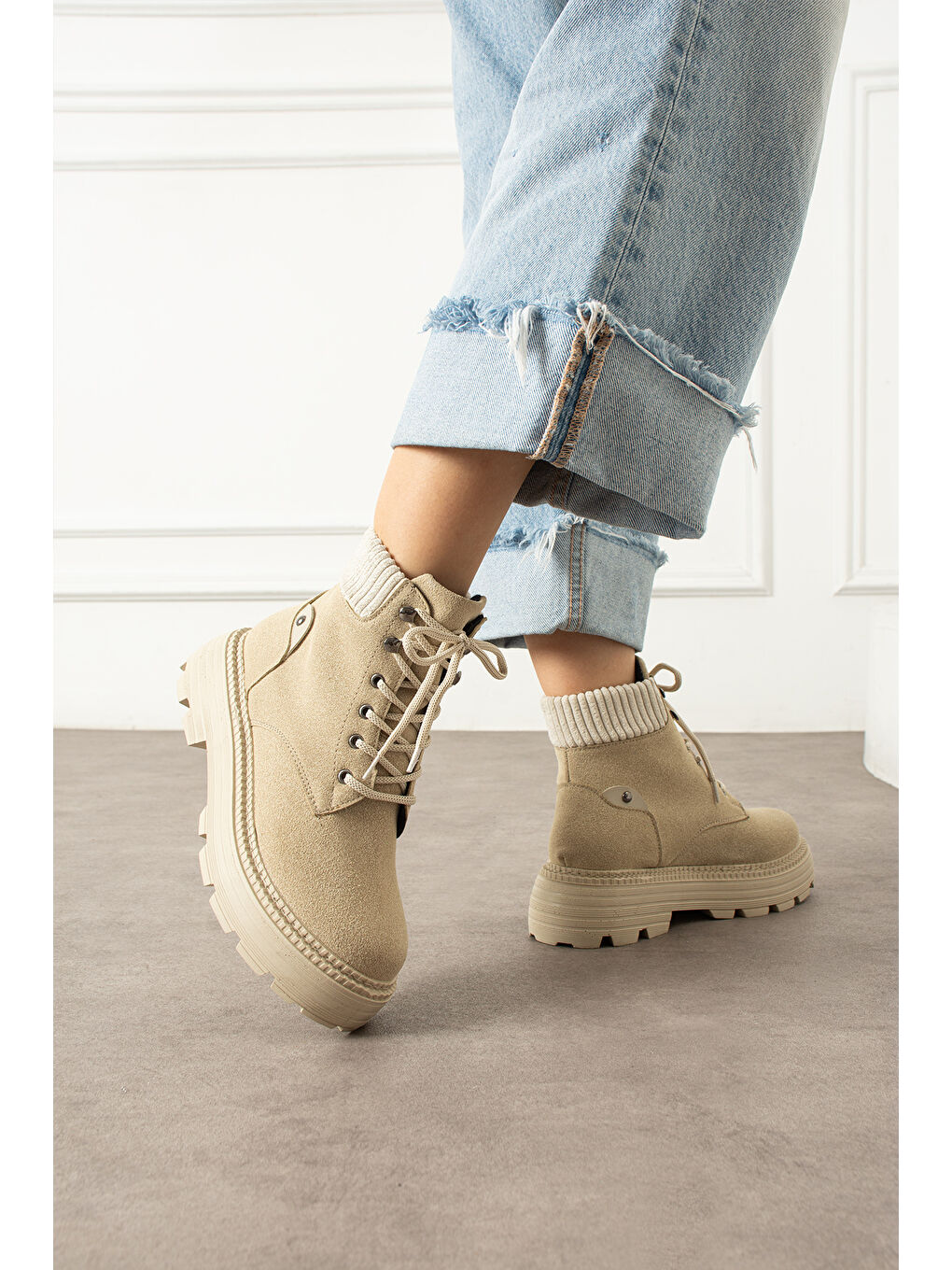 Kadın Bağcıklı Bej Bot-2