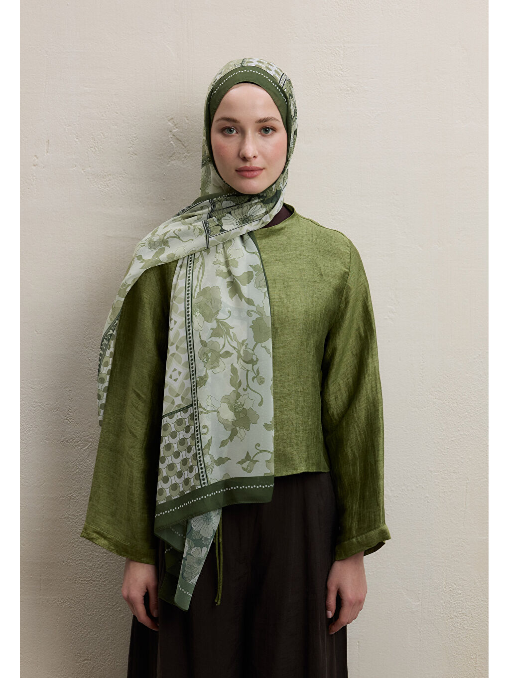 Wıld Botanıcal Desen İpek Krep Şal Haki-3
