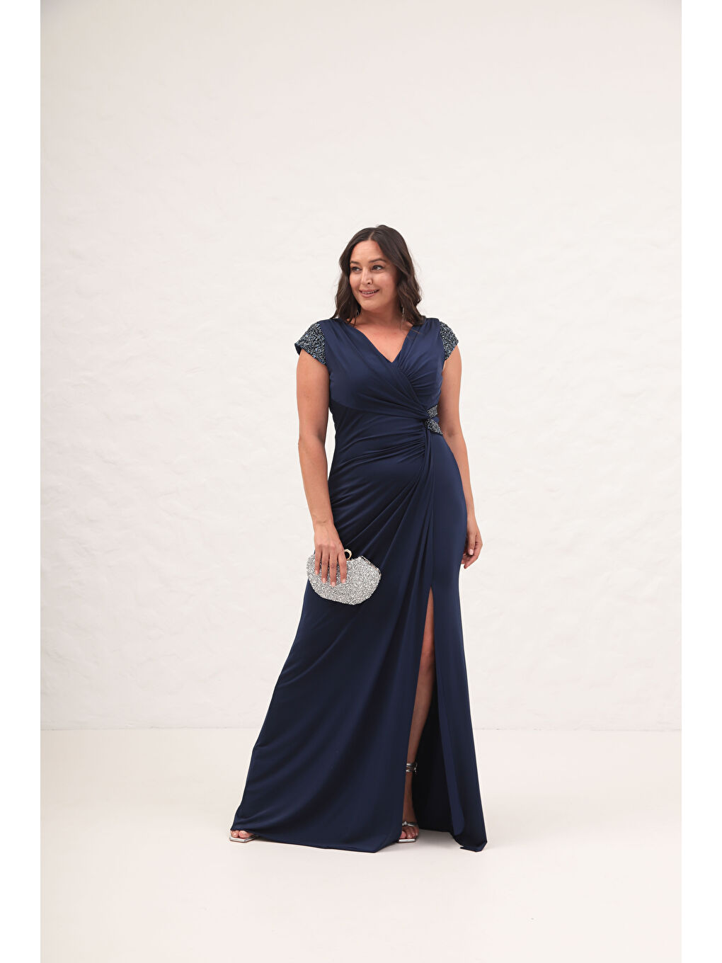 Kadın Lacivert Kruvaze Yaka Boncuklu Büyük Beden Uzun Abiye Elbise-1