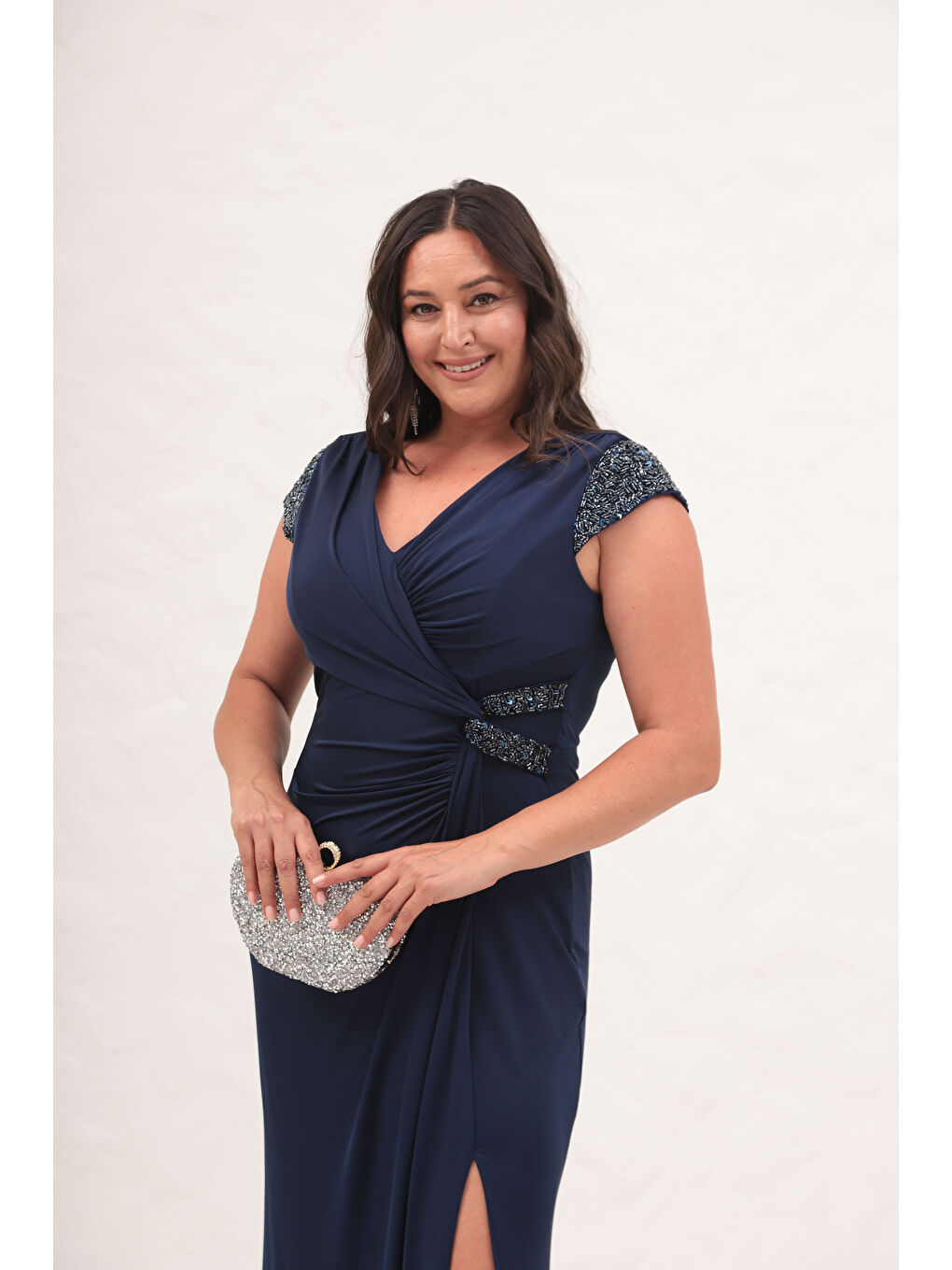 Kadın Lacivert Kruvaze Yaka Boncuklu Büyük Beden Uzun Abiye Elbise-2
