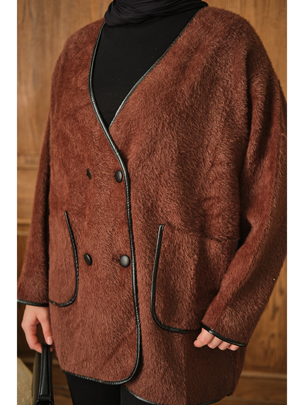 Kadın Deri Detay Pelüş Hırka Kahverengi-4