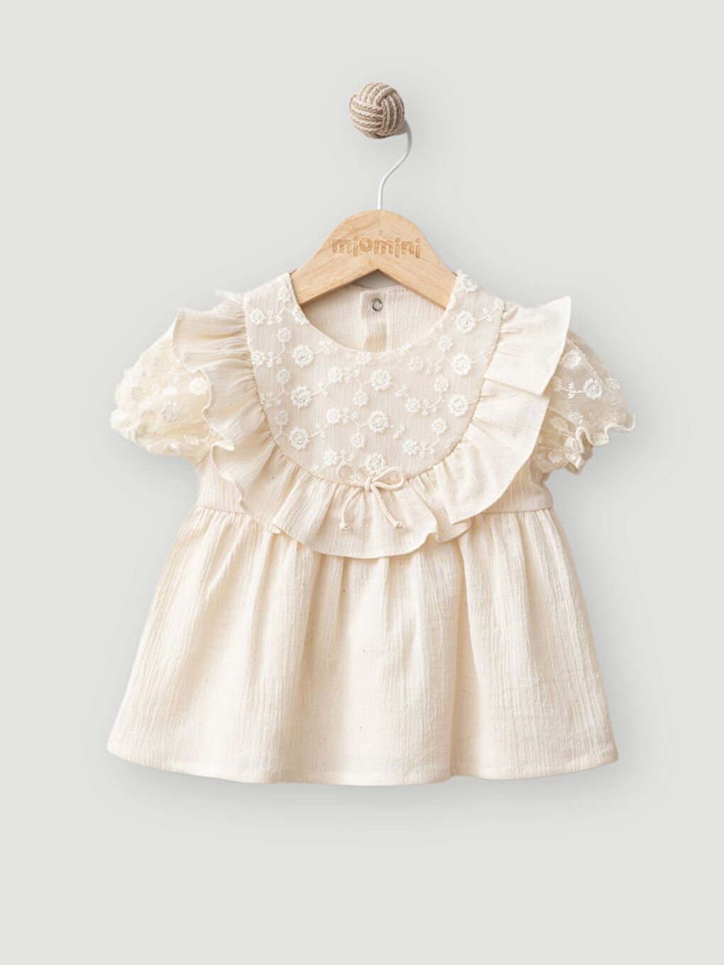 Bej Bisiklet Yaka Tül Detaylı Kısa Kollu Kız Bebek Bluz ve Şort Takım-1