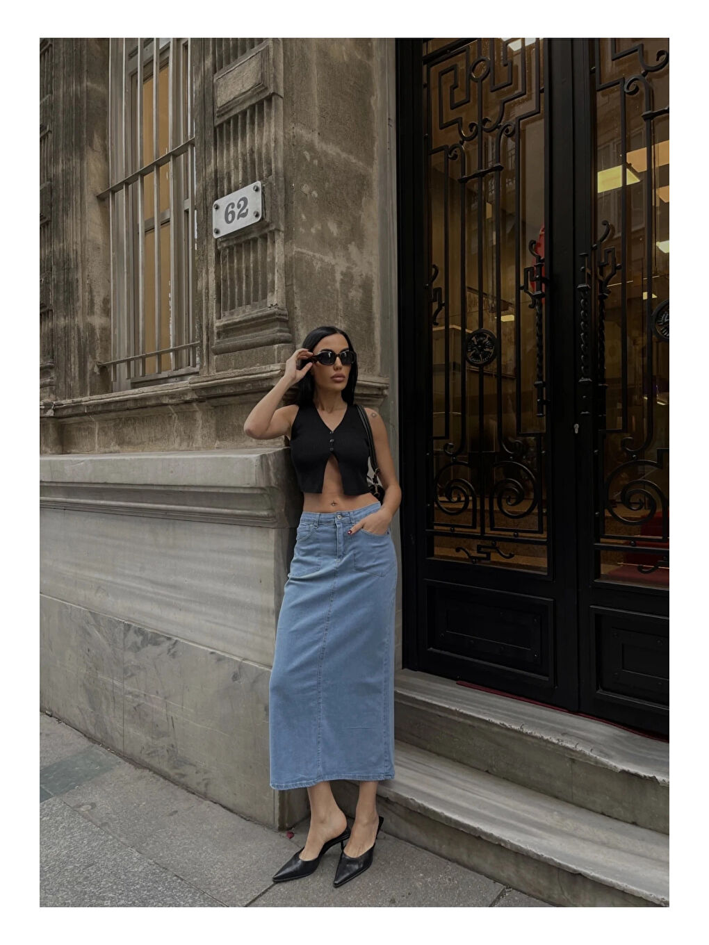 Kadın Siyah Düğmeli Crop Triko Yelek HZL24S-ZK10231-2