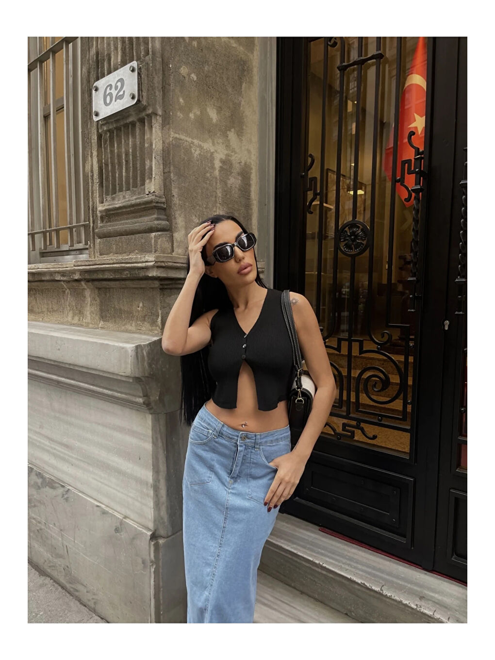 Kadın Siyah Düğmeli Crop Triko Yelek HZL24S-ZK10231-3