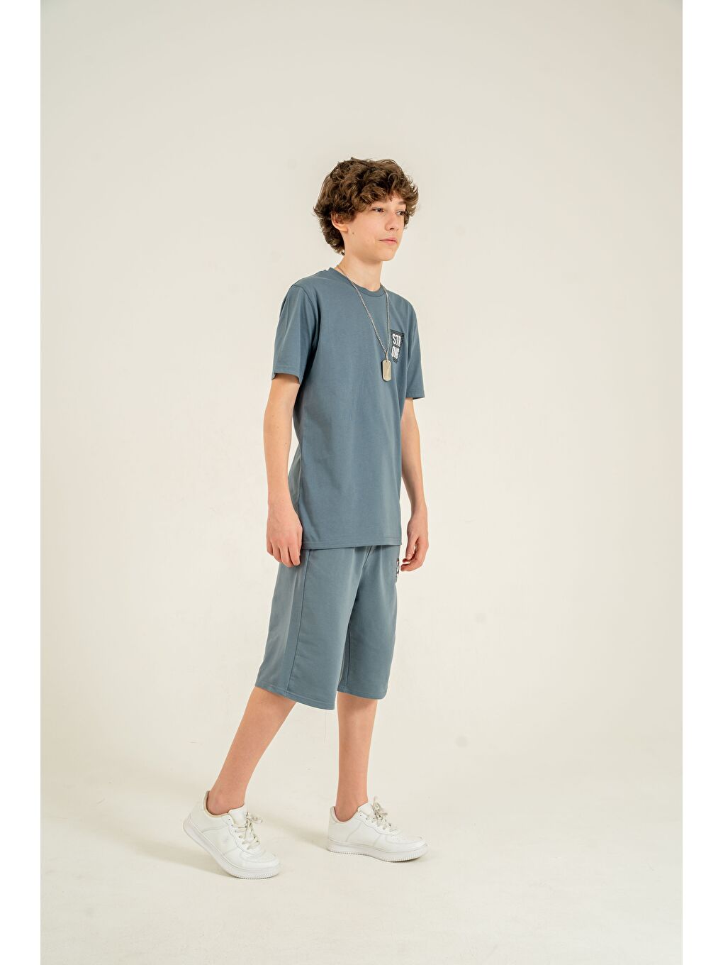 Gri Strong Baskılı Kolyeli Erkek Çocuk Şort - Tişört Takımı-1