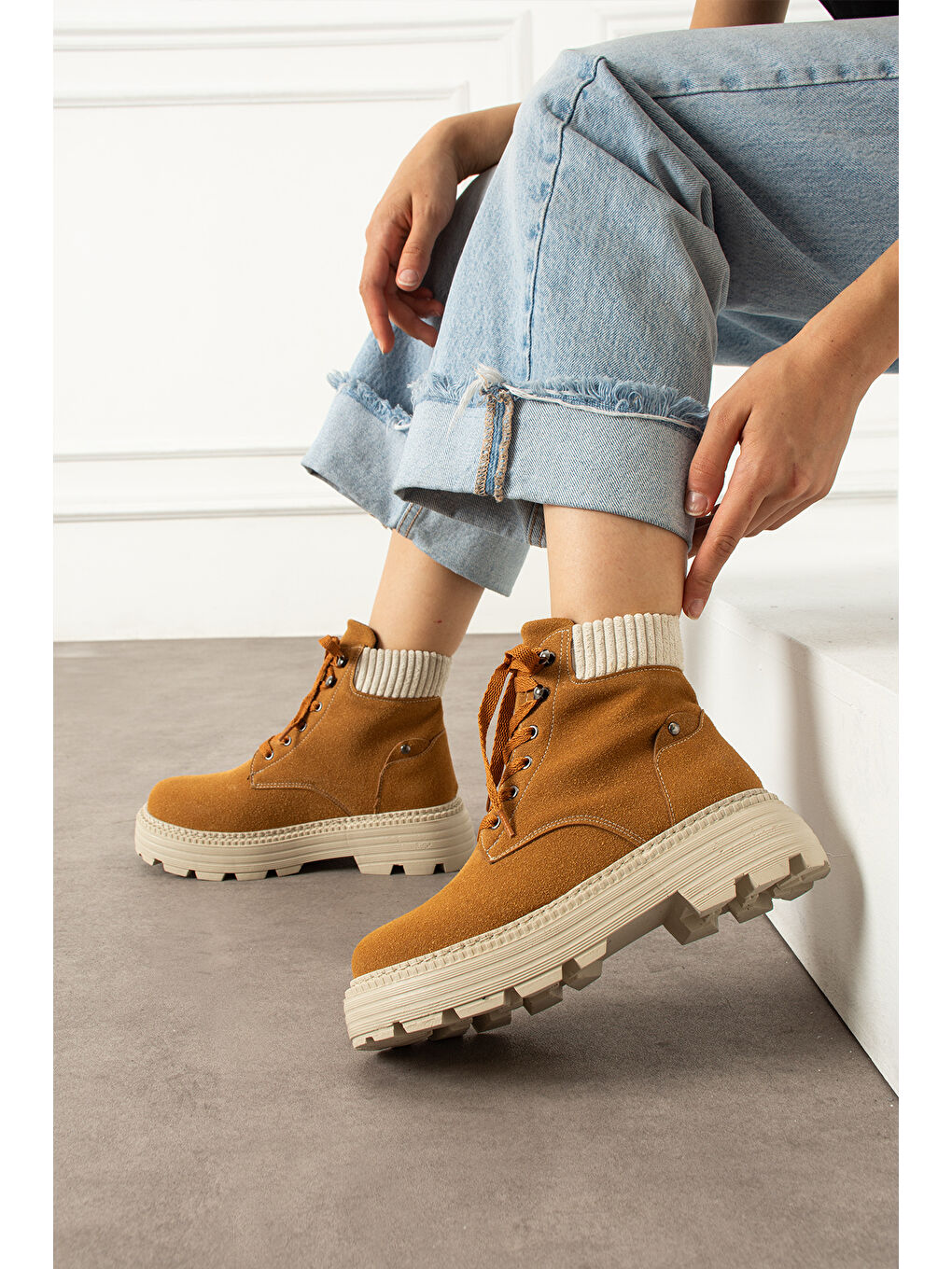 Kahverengi Kadın Bağcıklı Taba Bot