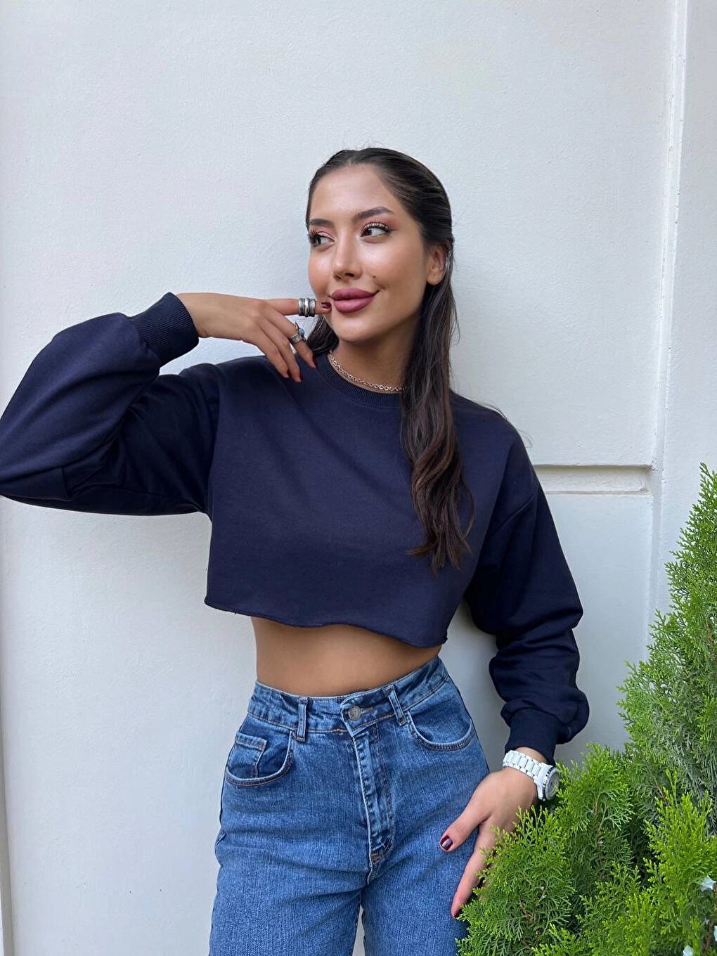 Kadın Lacivert Basic Bisiklet Yaka Uzun Kollu Crop Sweatshirt HZL24W-ZK11351-1