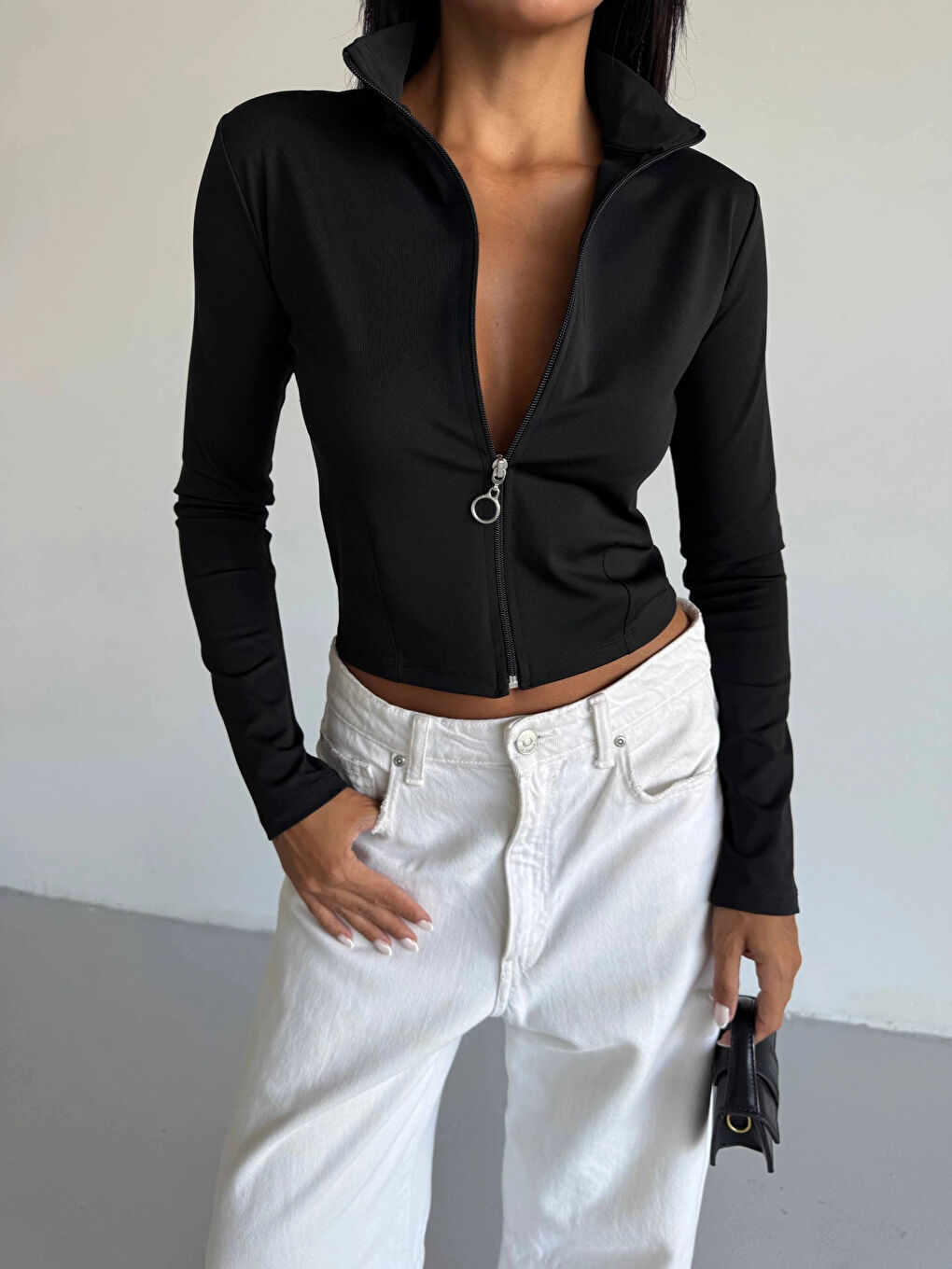 Kadın Siyah Dalgıç Kumaş Fermuar Kapamalı Parmak Geçirmeli Sweatshirt HZL25W-FRY123441-2