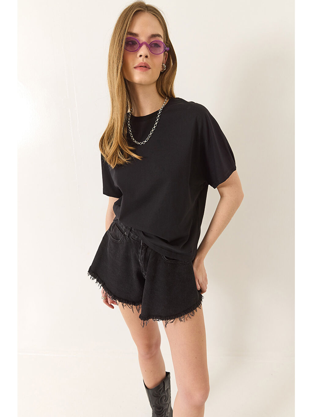 Siyah Kadın Organik Pamuklu Regular Kalıp Bisiklet Yaka Basic Kısa Kollu T-Shirt-1