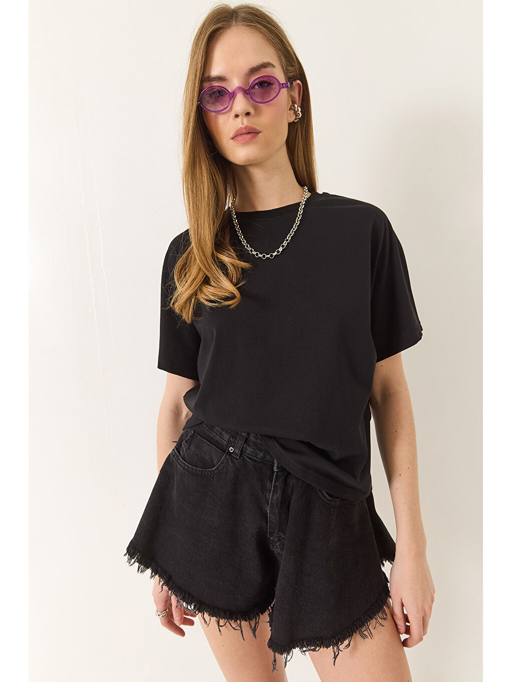 Siyah Kadın Organik Pamuklu Regular Kalıp Bisiklet Yaka Basic Kısa Kollu T-Shirt-3