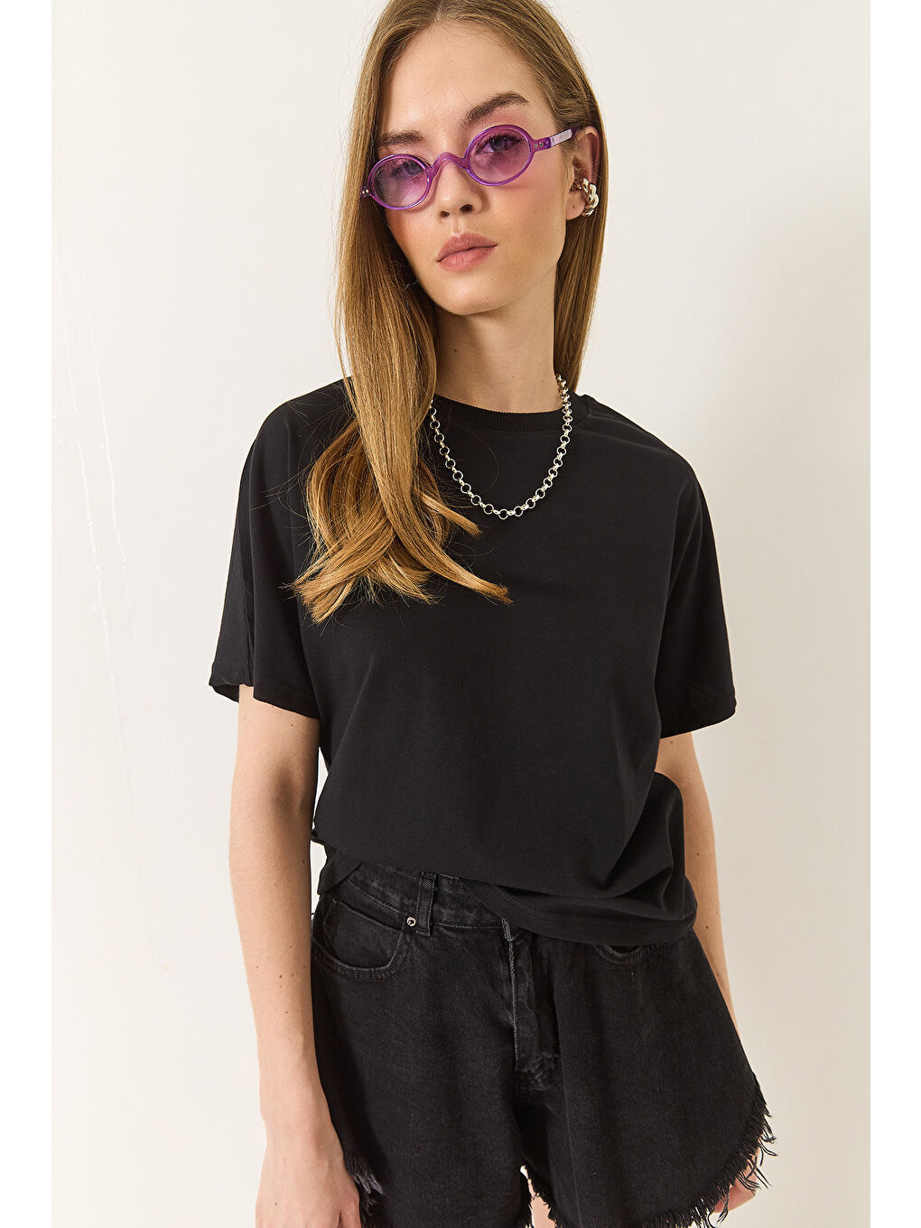 Siyah Kadın Organik Pamuklu Regular Kalıp Bisiklet Yaka Basic Kısa Kollu T-Shirt-4