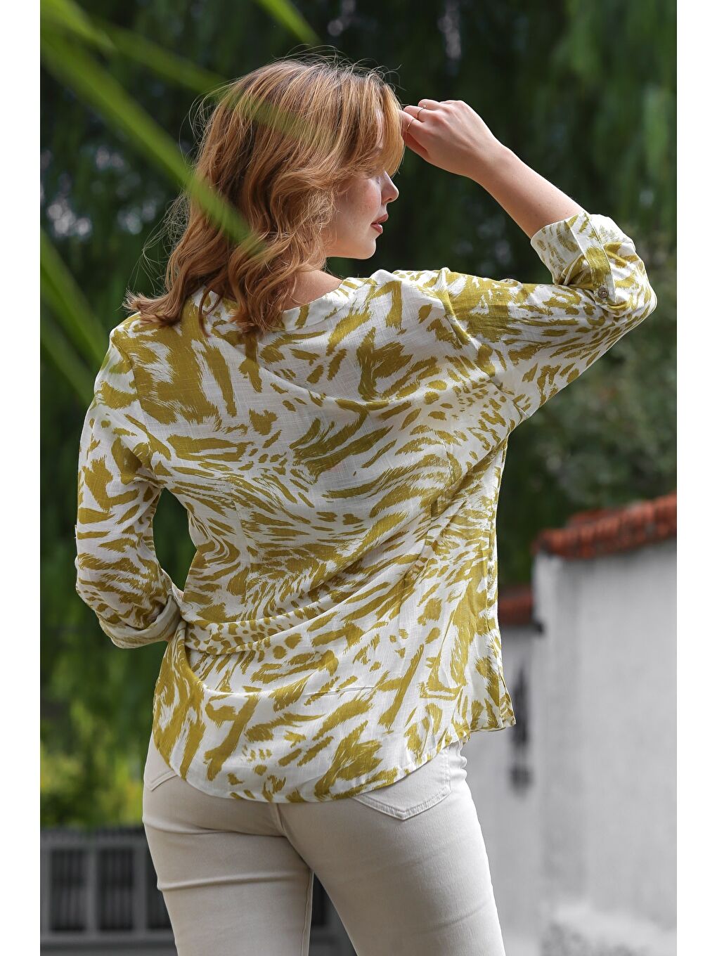 Yeşil Limon Küfü Rengi Hakim Yaka Düğmeli Uzun Kollu Desenli Dokuma Gömlek 70 58-1