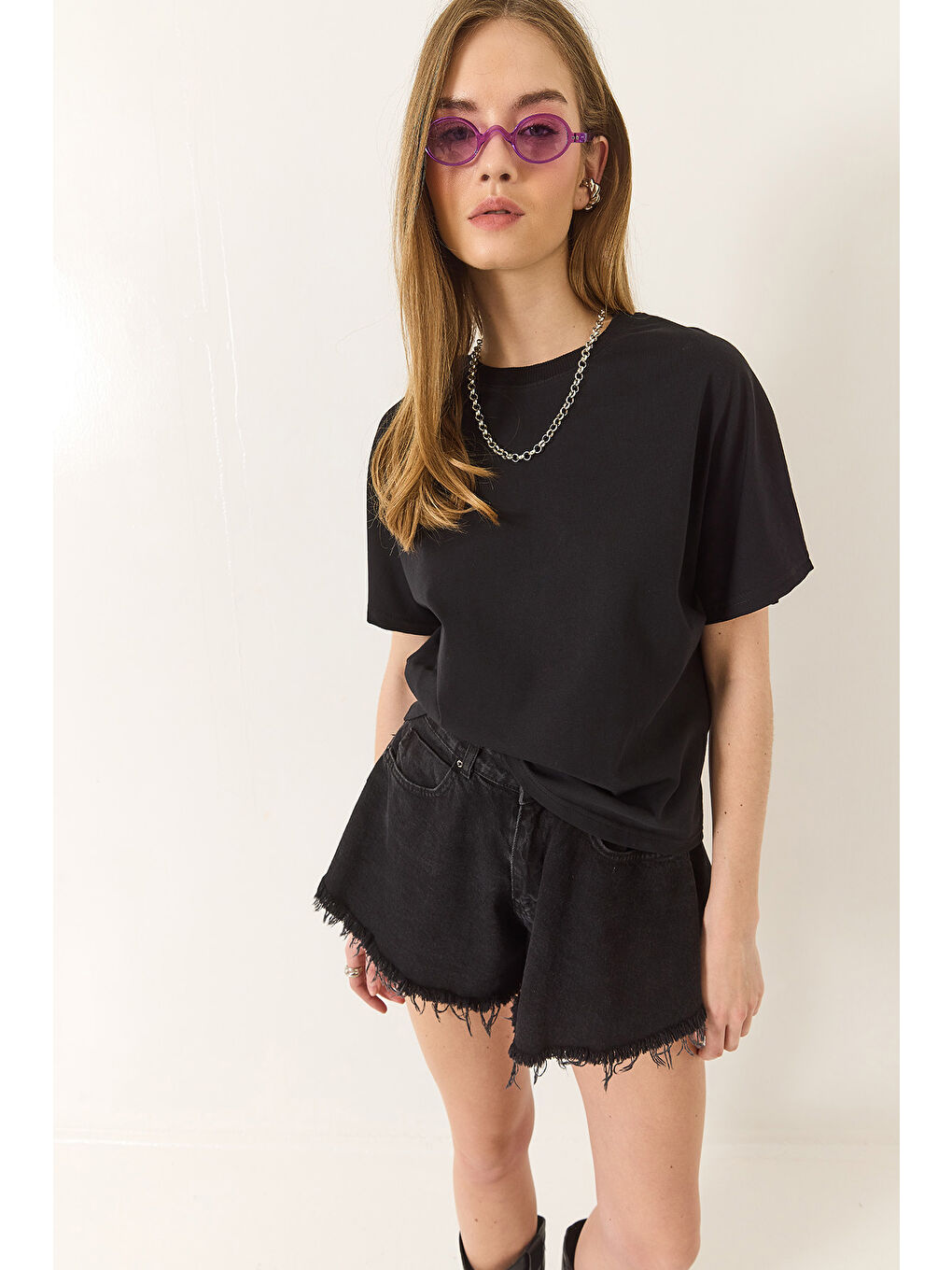 Siyah Kadın Organik Pamuklu Regular Kalıp Bisiklet Yaka Basic Kısa Kollu T-Shirt-5