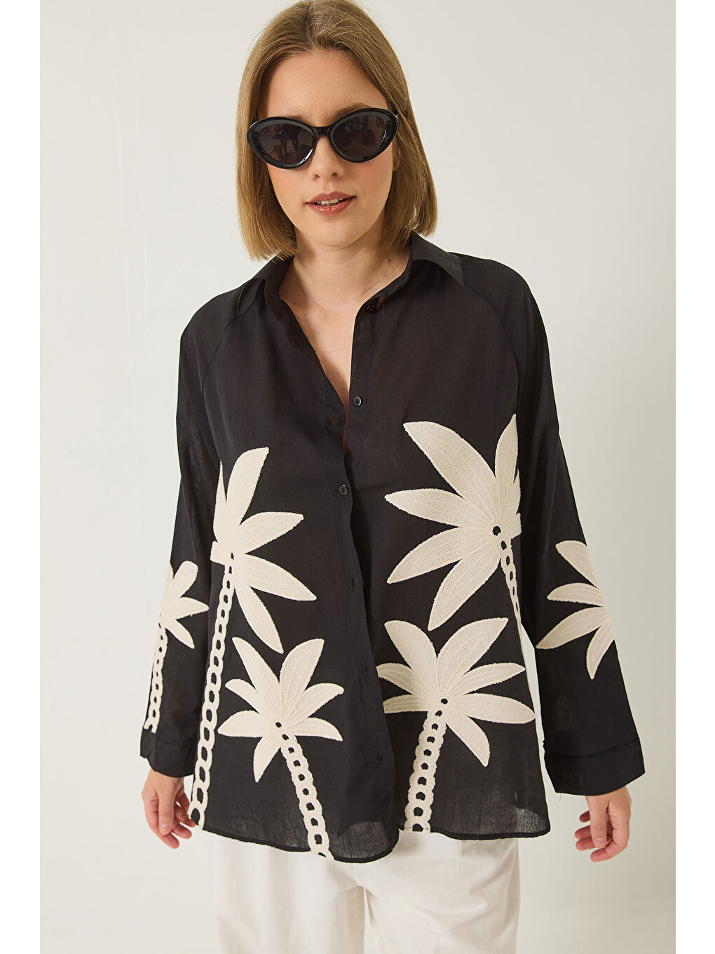Siyah Kadın Palmiye İşlemeli Uzun Kollu Keten Gömlek-1