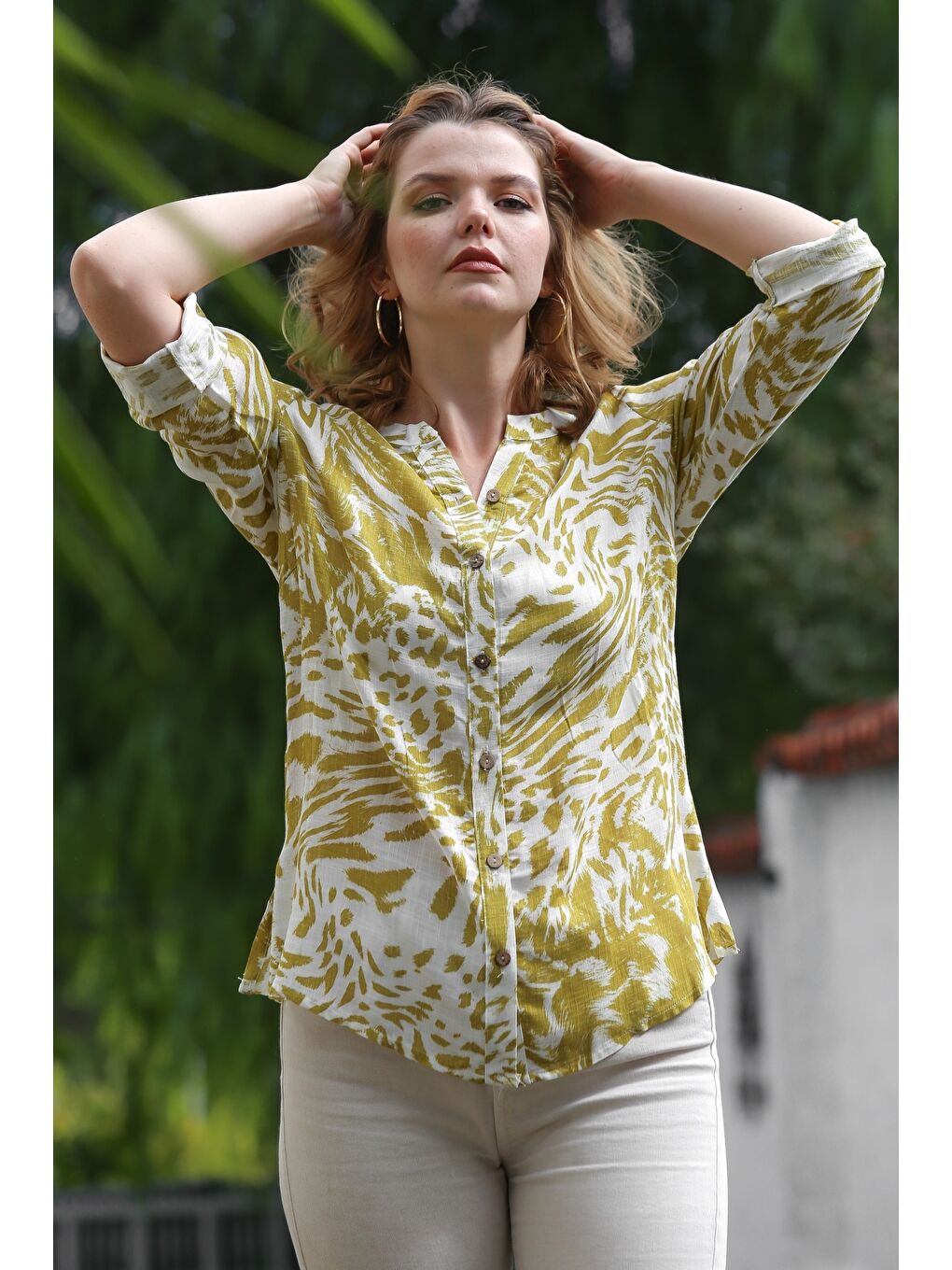 Yeşil Limon Küfü Rengi Hakim Yaka Düğmeli Uzun Kollu Desenli Dokuma Gömlek 70 58-2