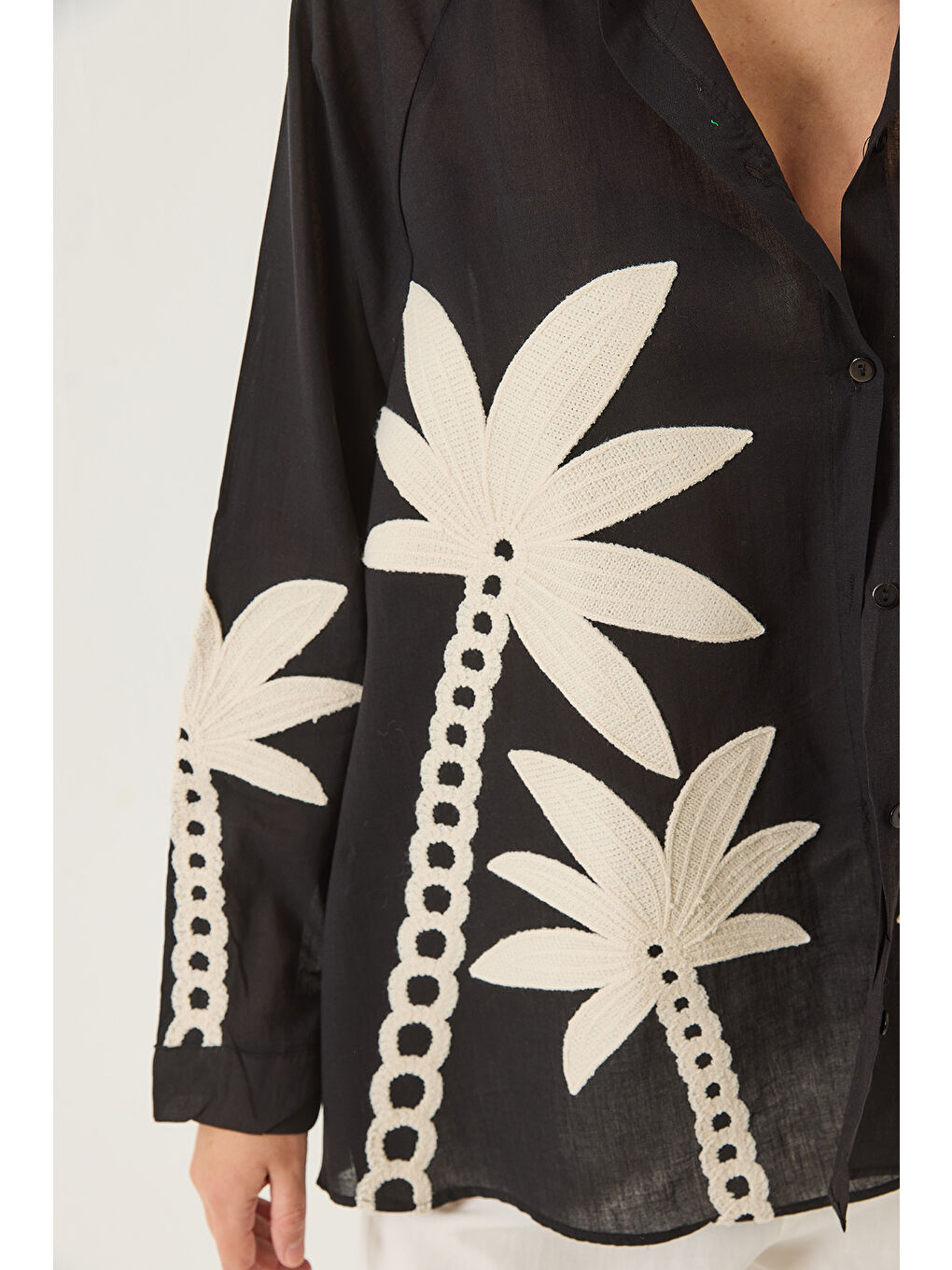 Siyah Kadın Palmiye İşlemeli Uzun Kollu Keten Gömlek-5
