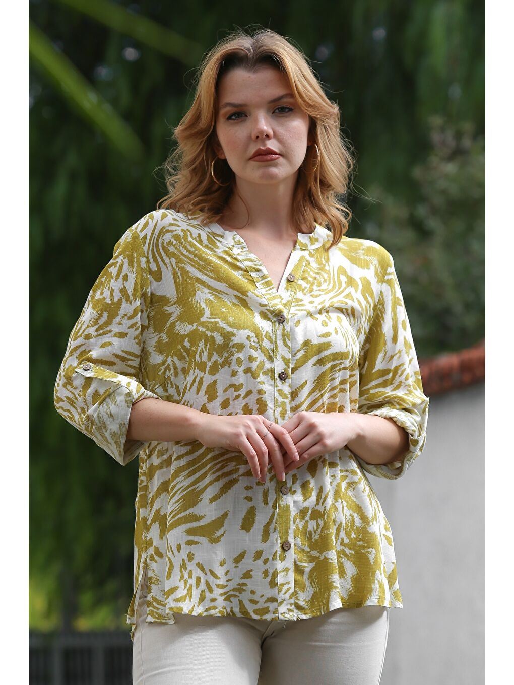 Yeşil Limon Küfü Rengi Hakim Yaka Düğmeli Uzun Kollu Desenli Dokuma Gömlek 70 58-4