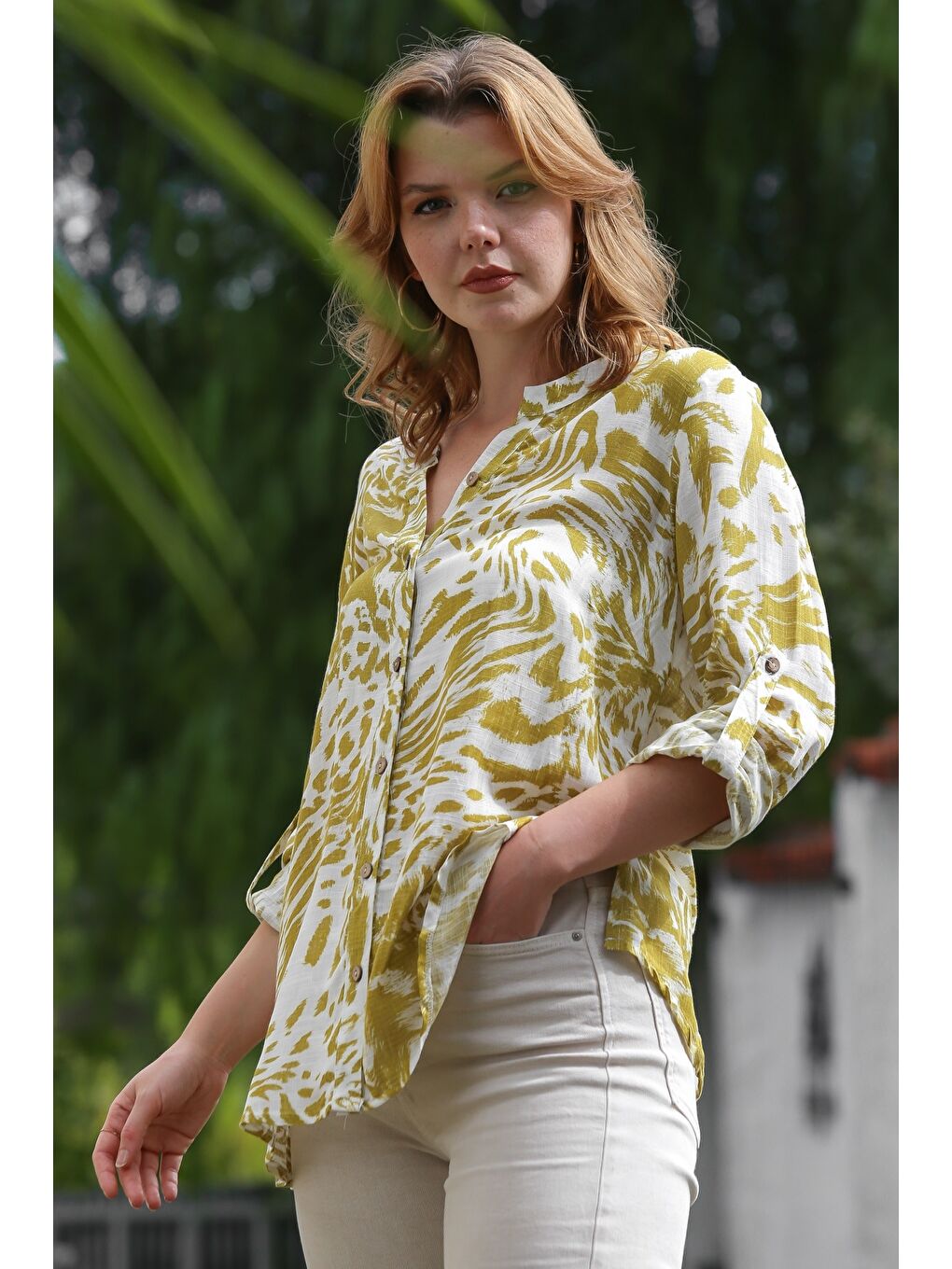 Yeşil Limon Küfü Rengi Hakim Yaka Düğmeli Uzun Kollu Desenli Dokuma Gömlek 70 58-6