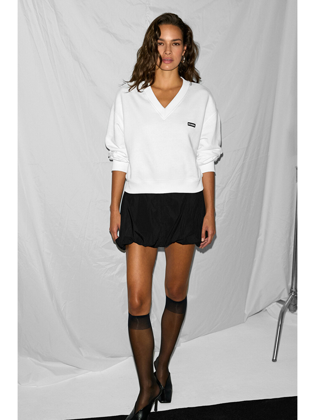 Valenne Kadın V Yaka Etiket Detaylı Regular Beyaz Sweatshirt-2