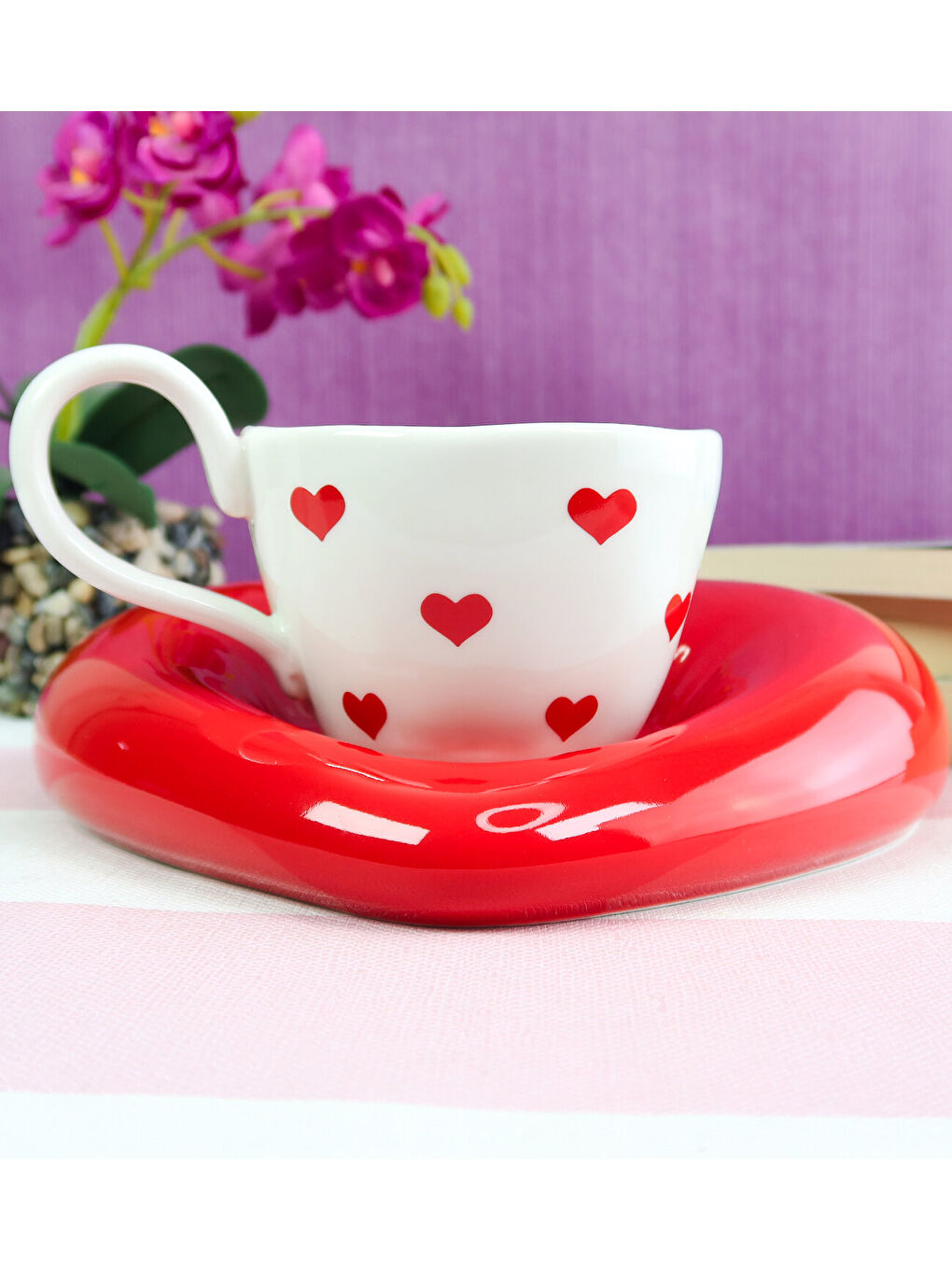 Karışık Puffy Kalp Dokunuşlu Kahve Seti BM-2330