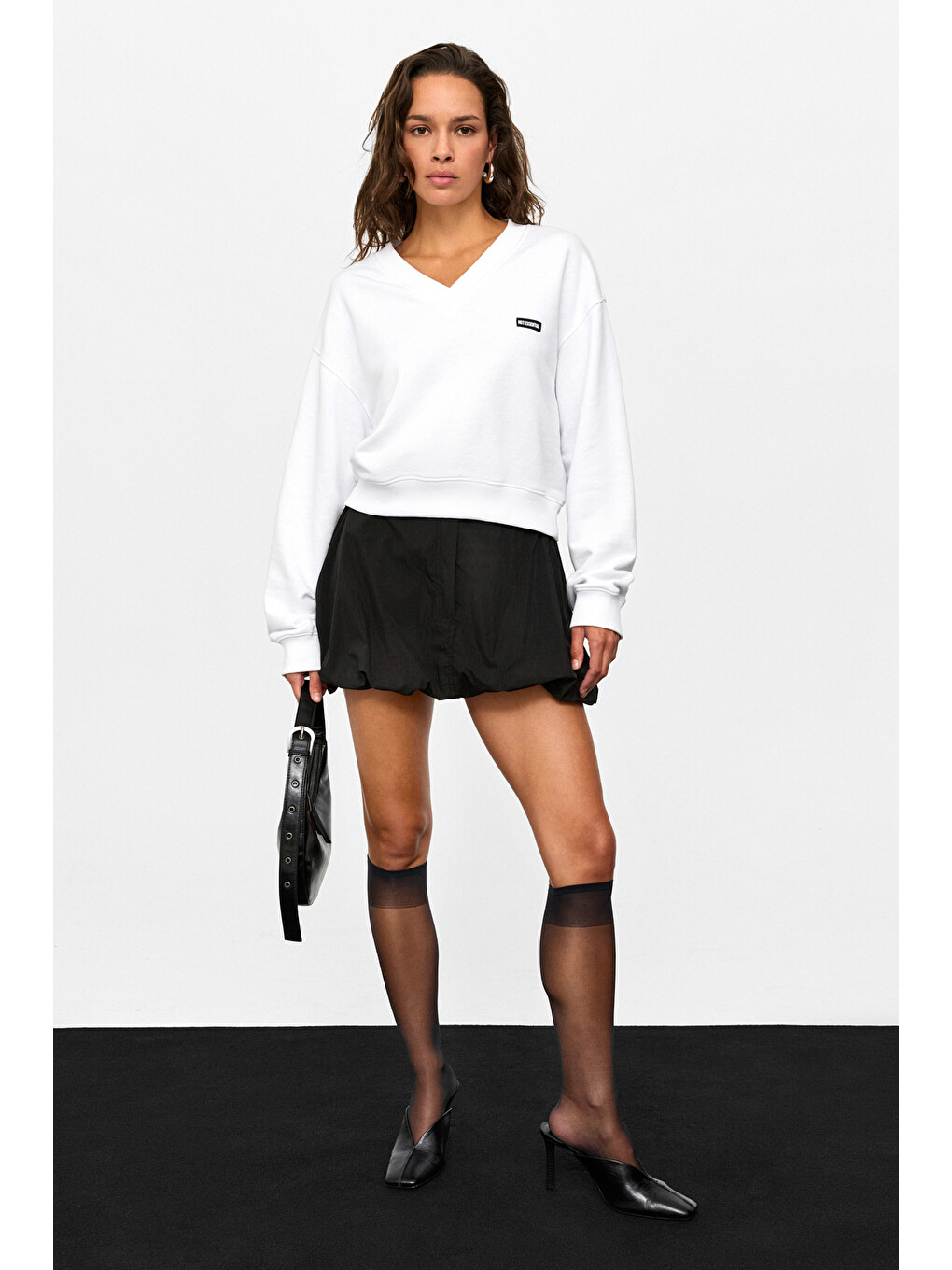 Valenne Kadın V Yaka Etiket Detaylı Regular Beyaz Sweatshirt-4