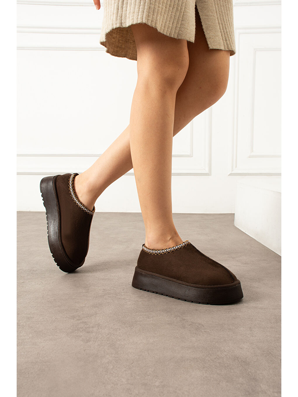 Kahverengi Kadın Günlük Terlik Model Bot-1