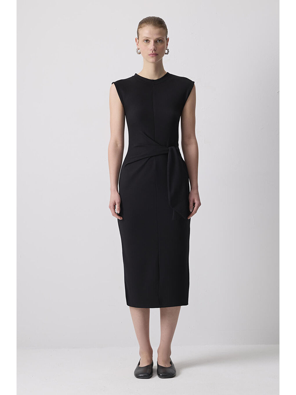 Siyah Önden Bağlamalı Kolsuz Basıc Elbise