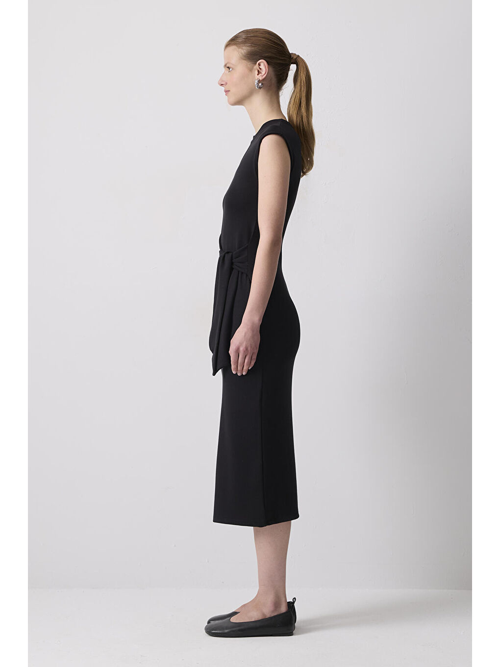 Siyah Önden Bağlamalı Kolsuz Basıc Elbise-2