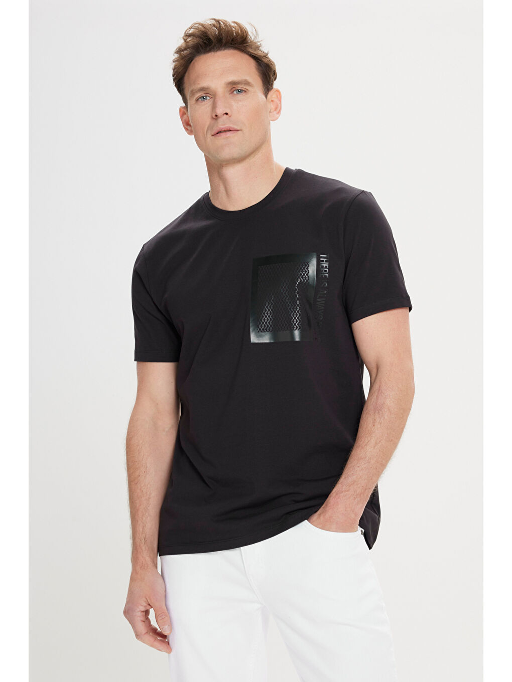 Erkek Siyah Slim Fit Dar Kesim Bisiklet Yaka Kısa Kollu Pamuklu Baskılı Tişört