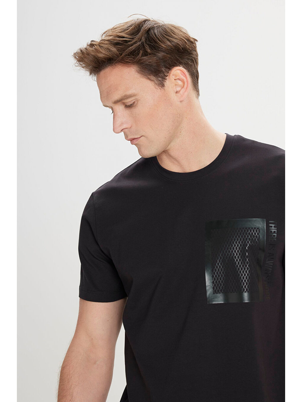 Erkek Siyah Slim Fit Dar Kesim Bisiklet Yaka Kısa Kollu Pamuklu Baskılı Tişört-2