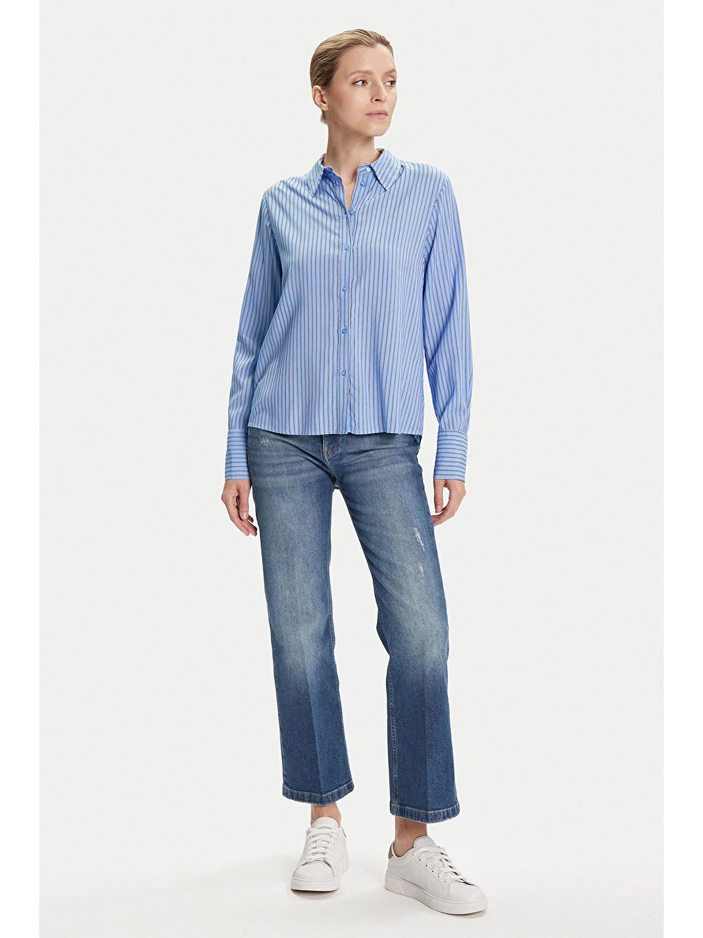 Mavi Onlberit Regular Fit Çizgili Klasik Yaka Uzun Kollu Kadın Gömlek 15320243-1