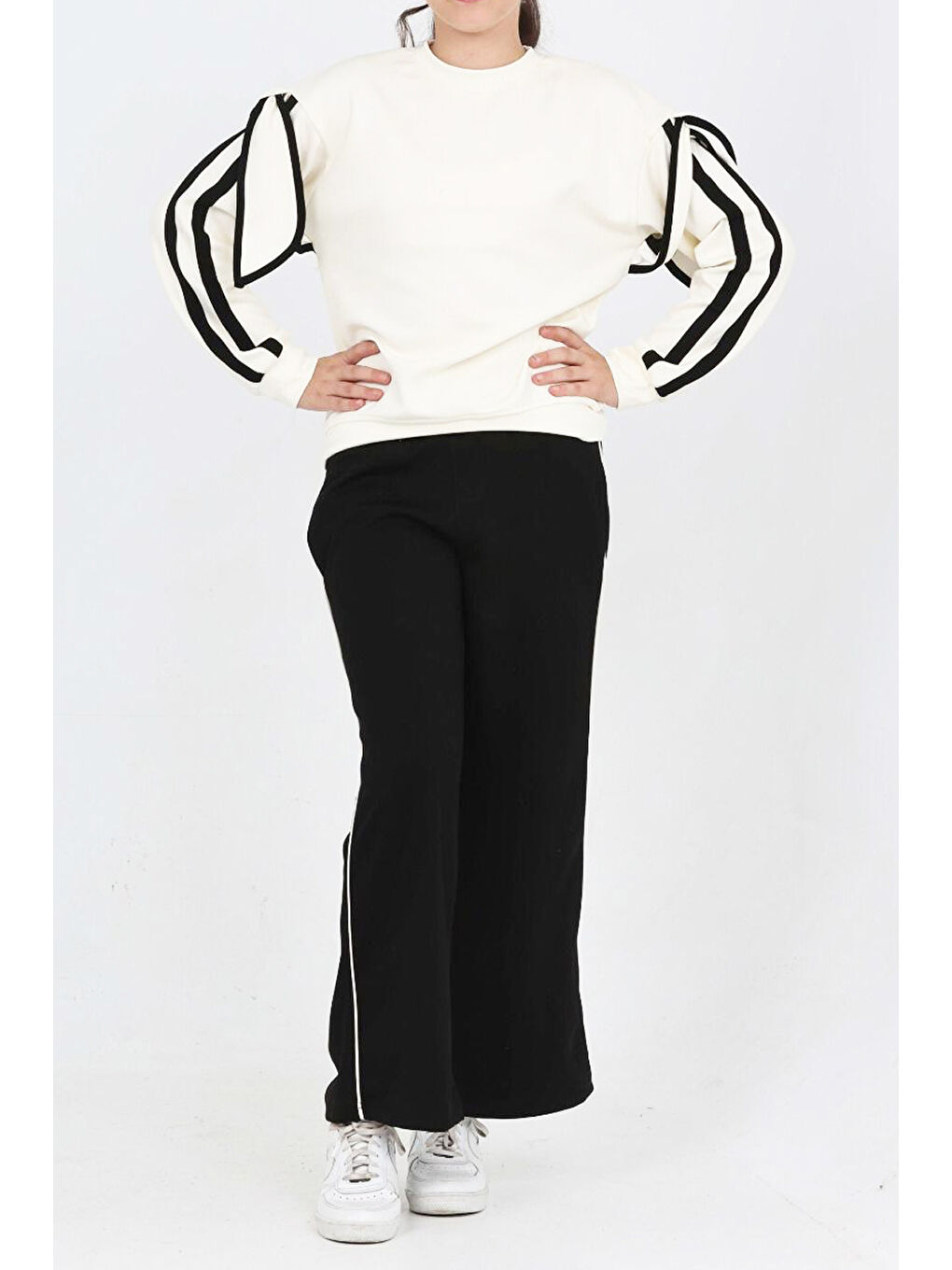 Siyah Kız Çocuk Kol Aksesuarlı Geniş Paçalı Alt- Üst Takım 12320-1