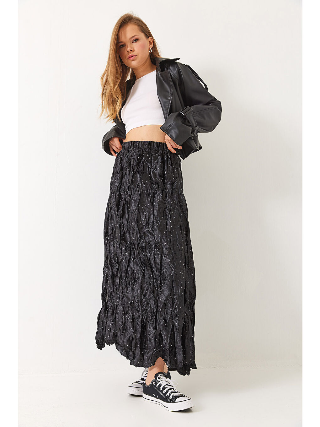 Siyah Kadın Beli Lastikli Taşlı Kraş Saten Etek-2